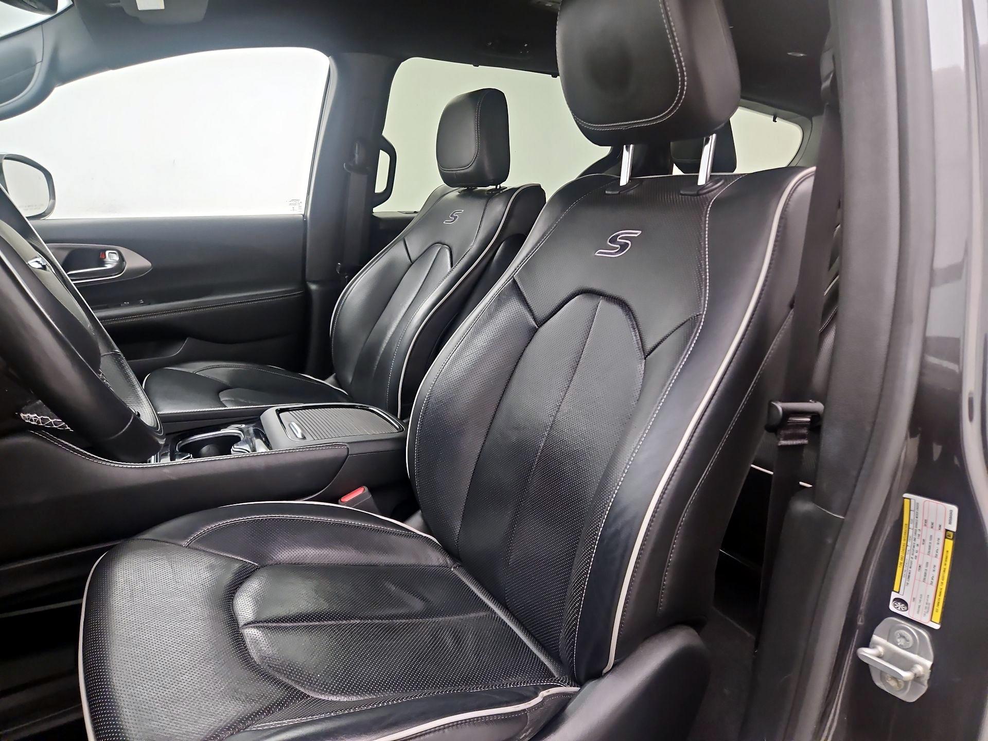 Thumbnail: 2021 Chrysler Pacifica - 11