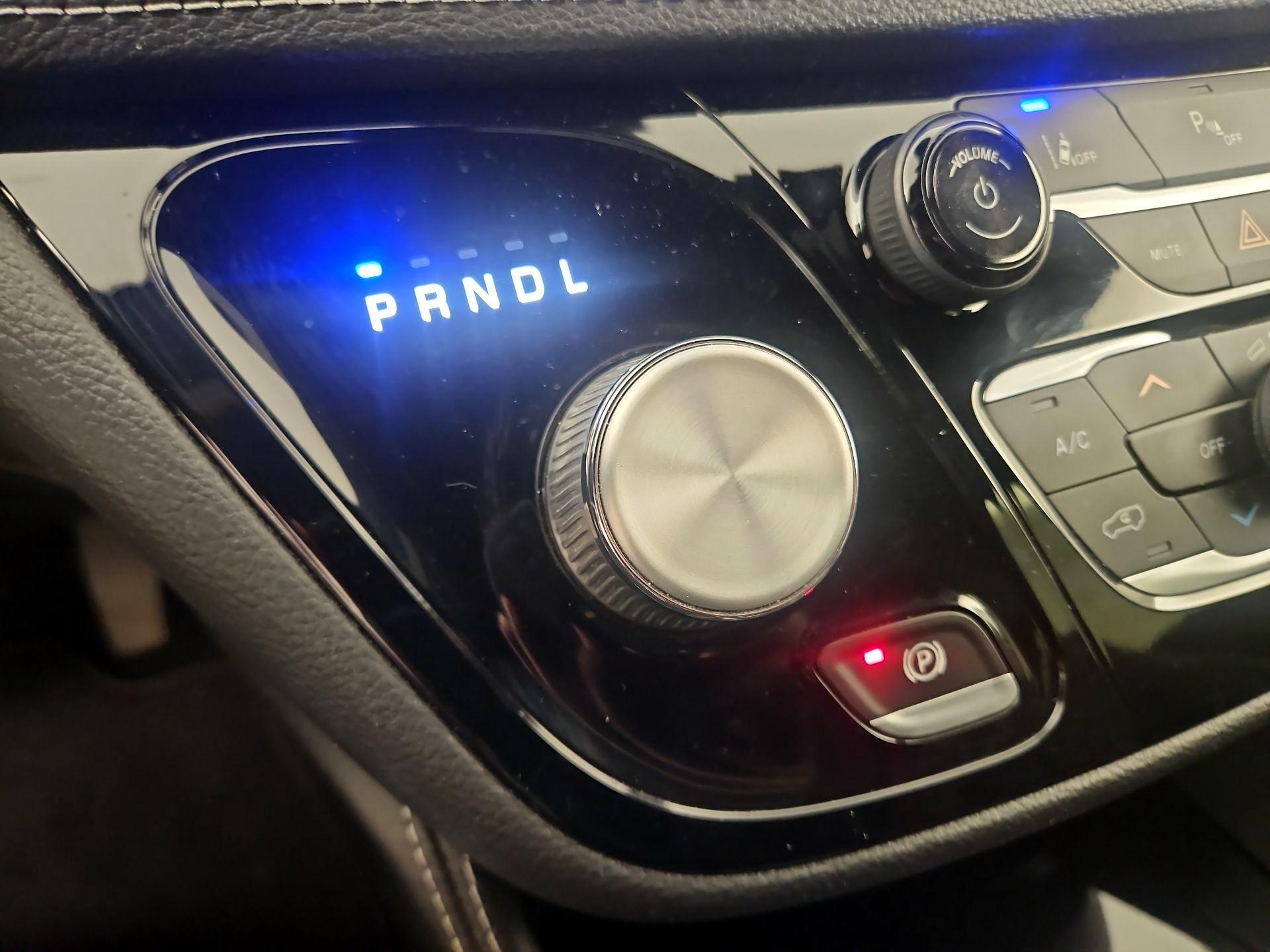 Thumbnail: 2021 Chrysler Pacifica - 18