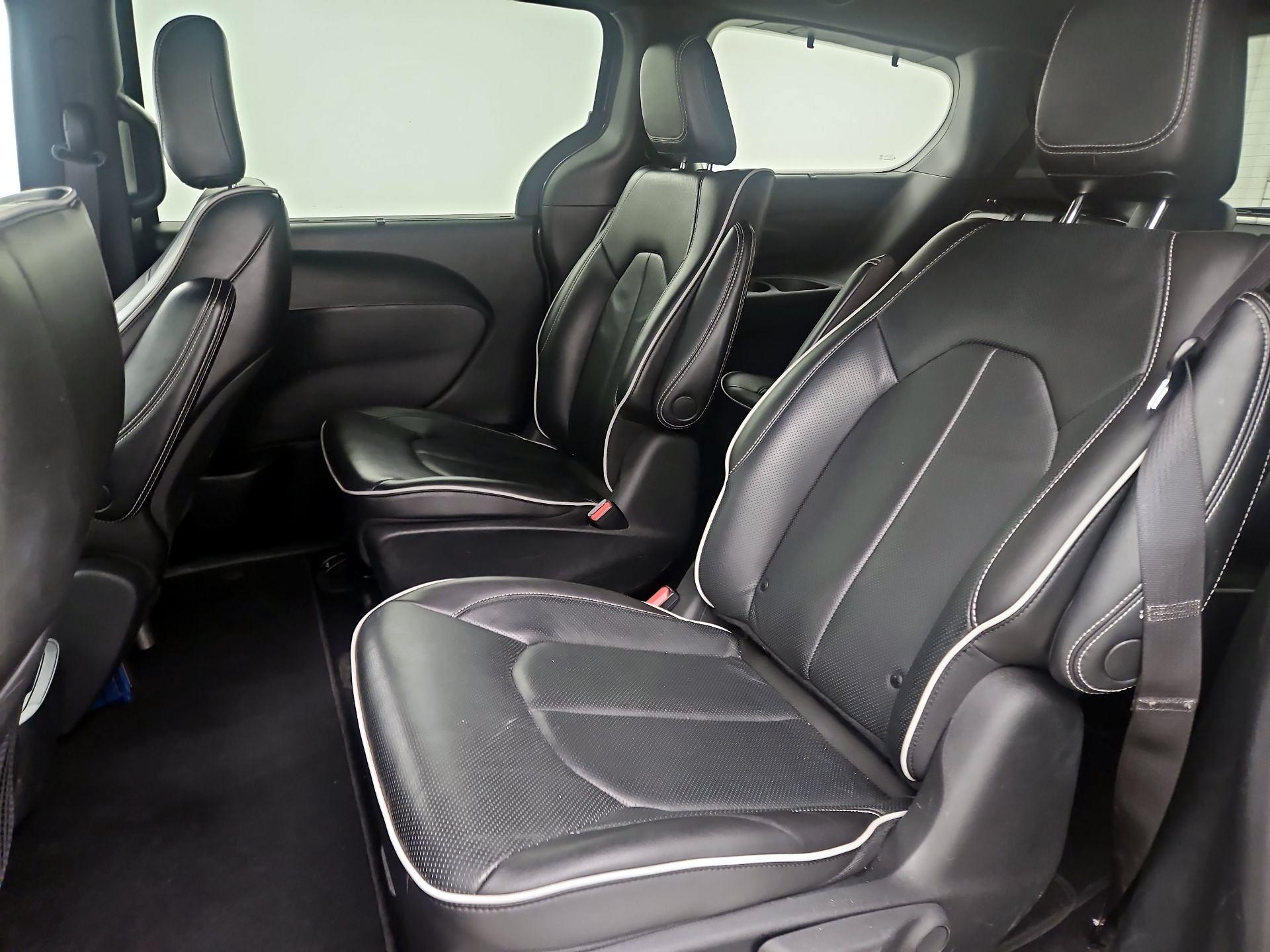 Thumbnail: 2021 Chrysler Pacifica - 19