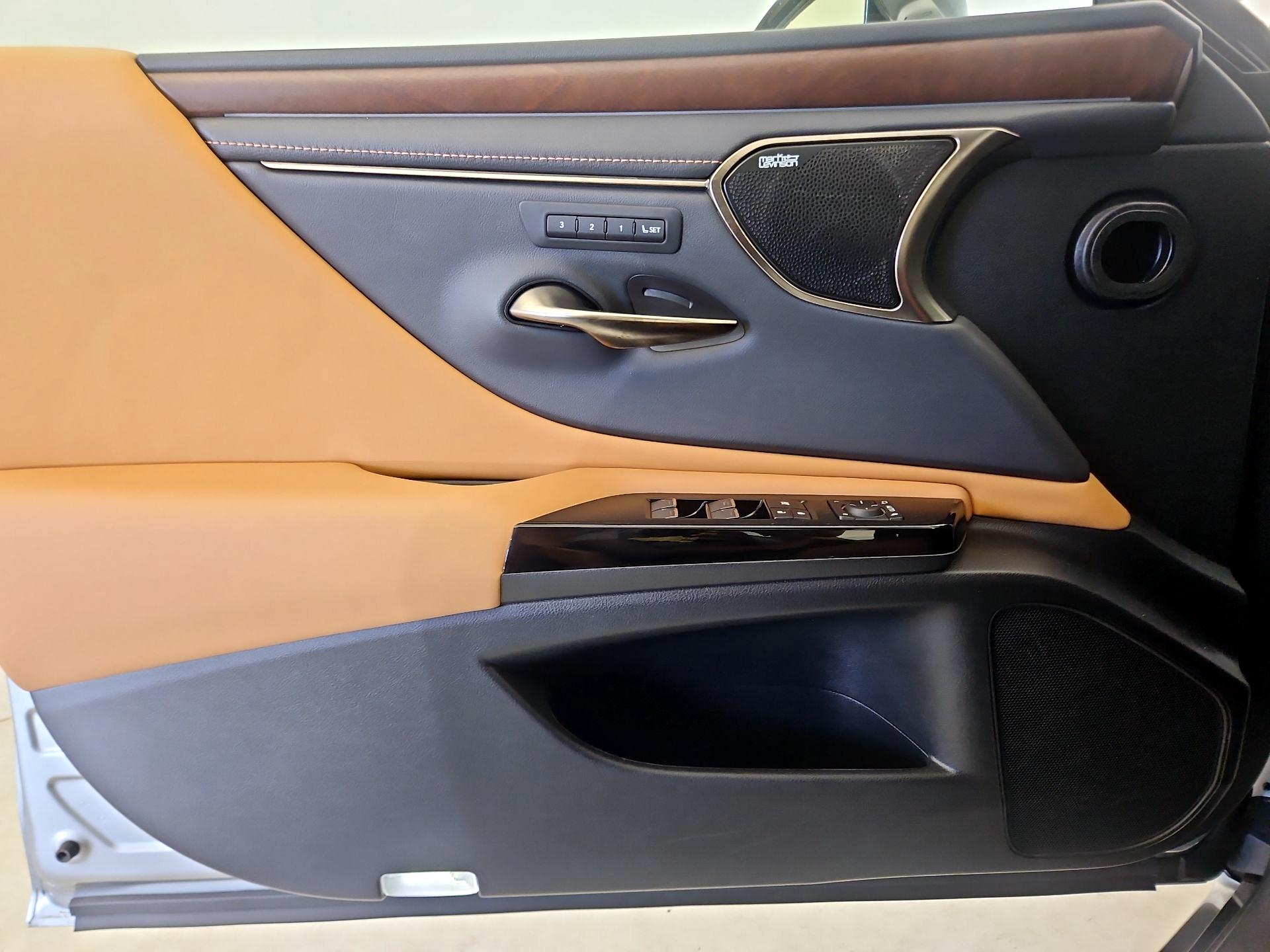Thumbnail: 2023 Lexus ES - 12