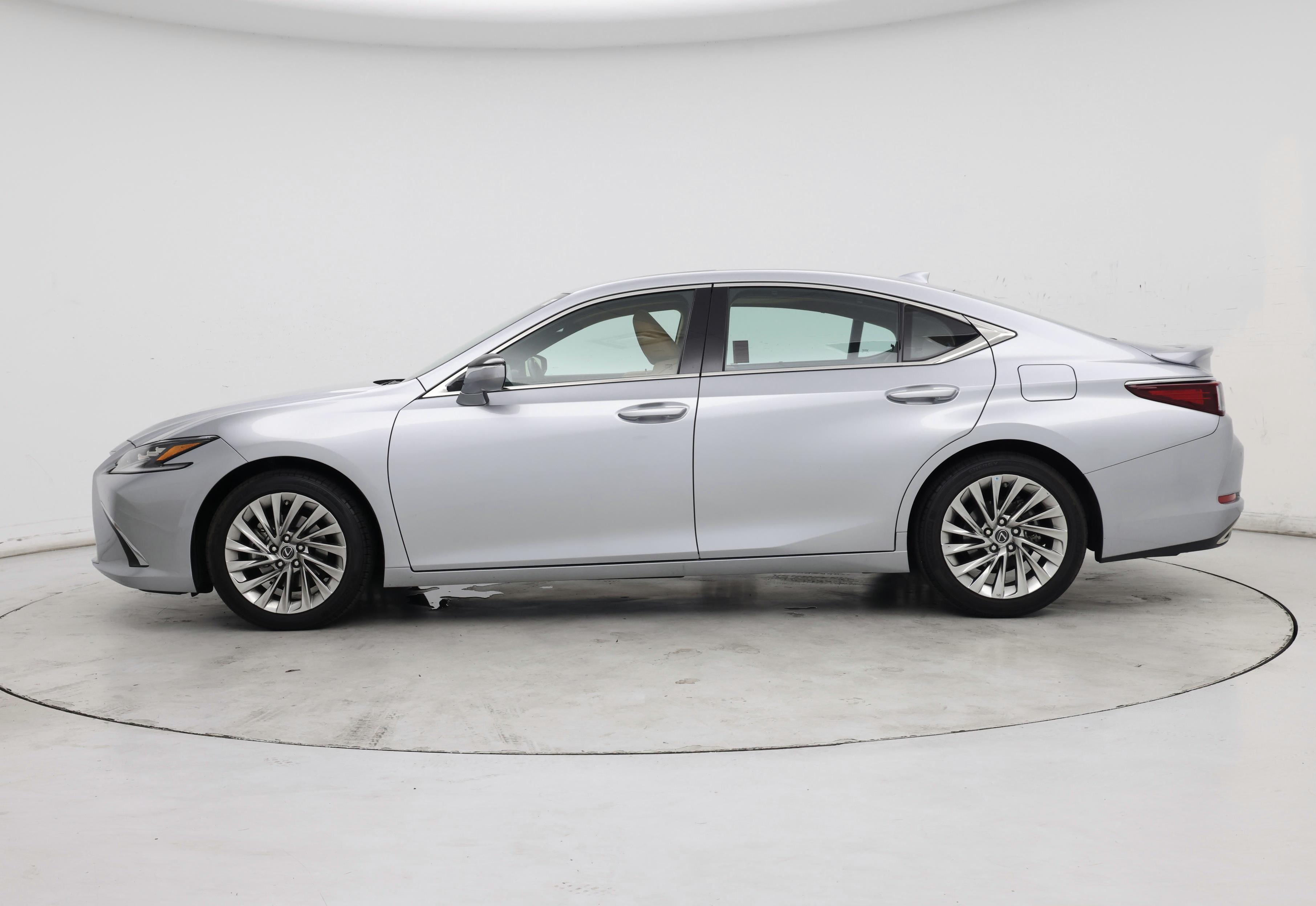 Thumbnail: 2023 Lexus ES - 3