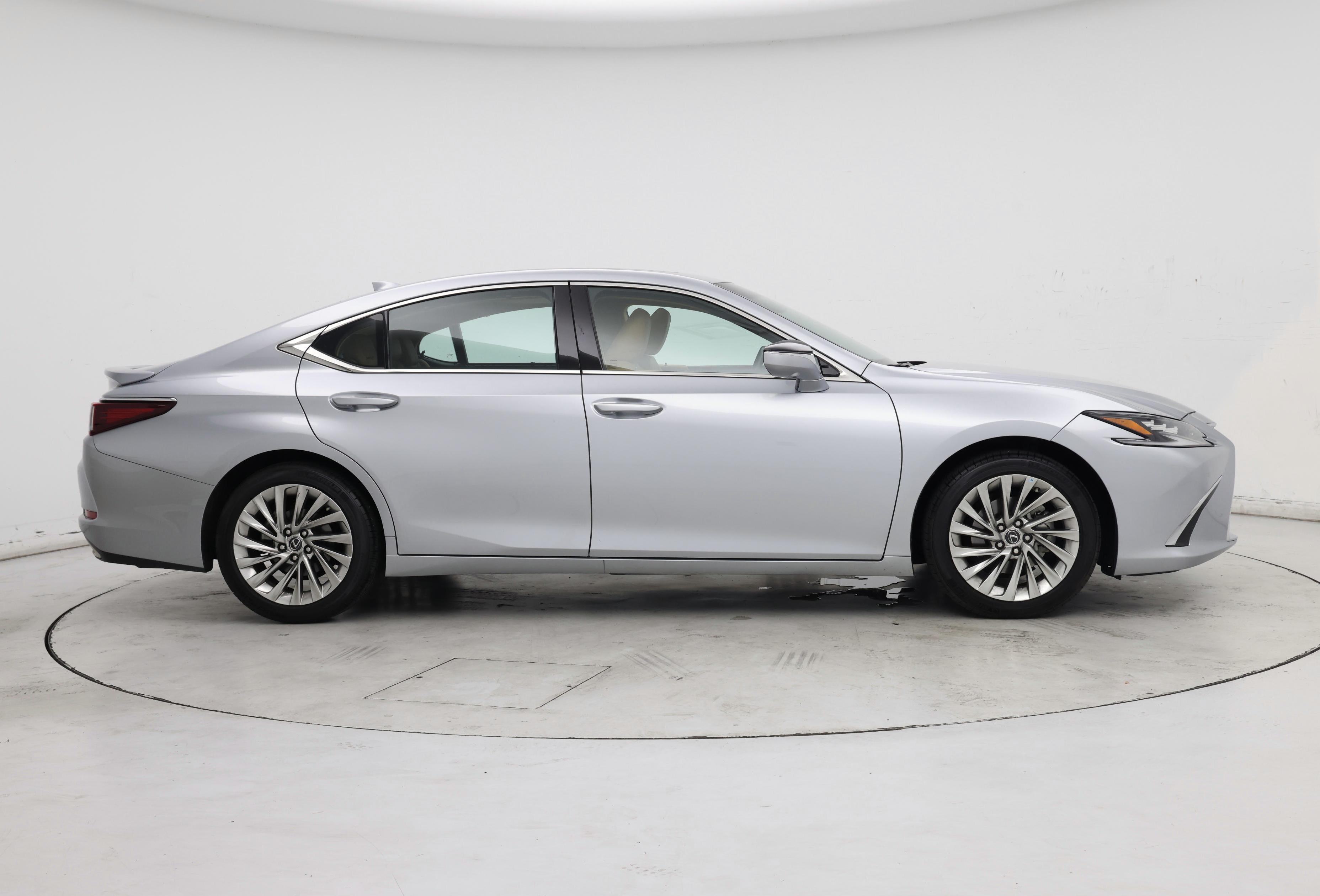 Thumbnail: 2023 Lexus ES - 7