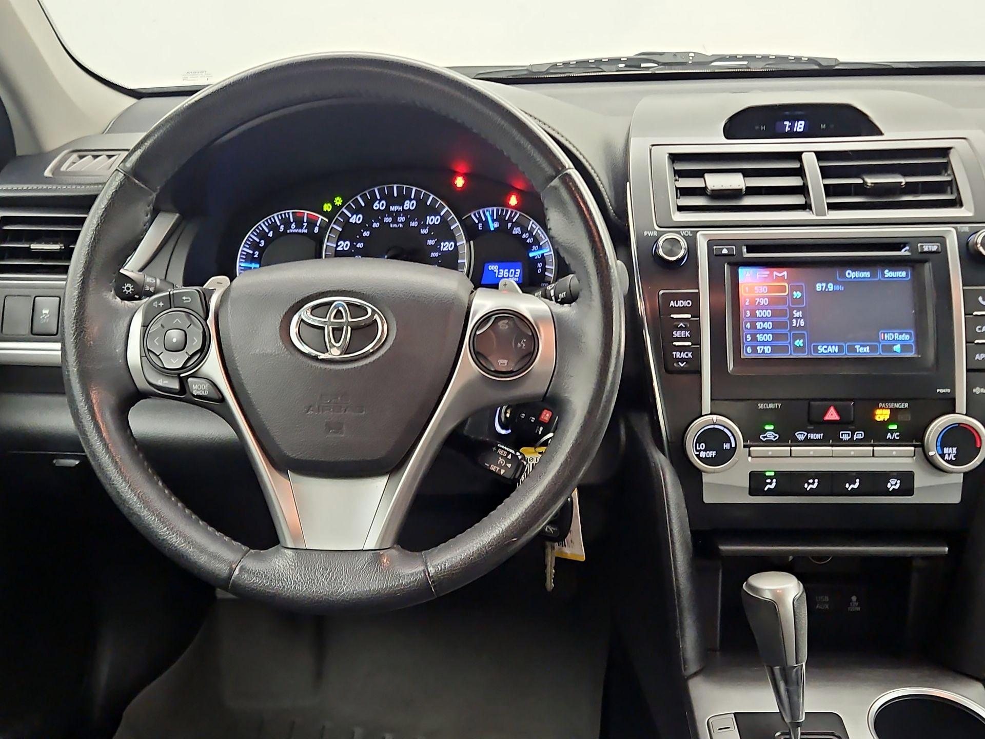 Thumbnail: 2014 Toyota Camry - 10