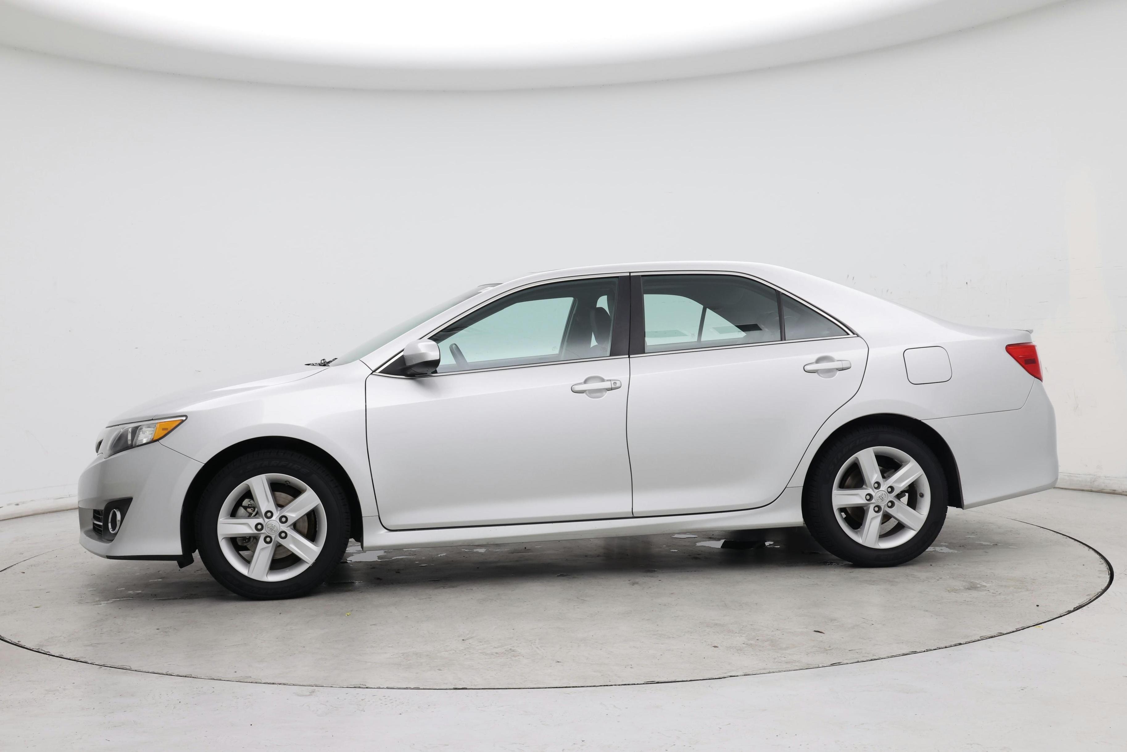 Thumbnail: 2014 Toyota Camry - 3