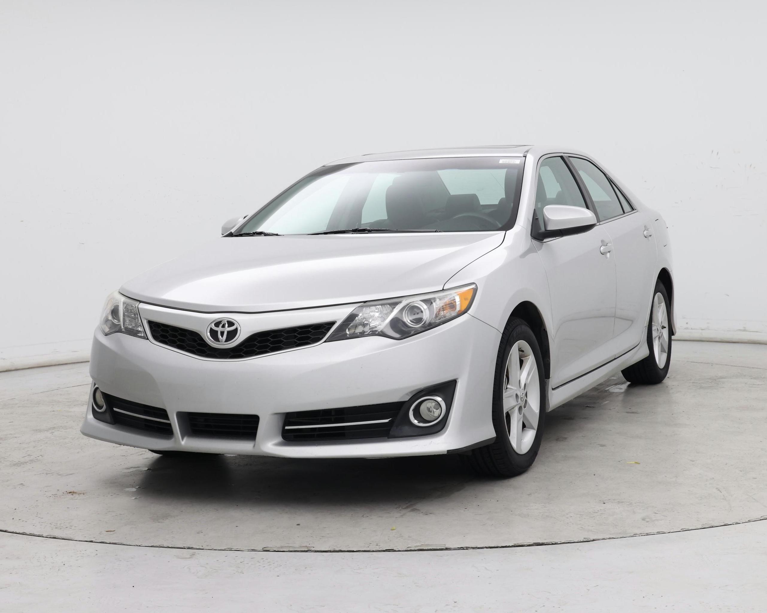 Thumbnail: 2014 Toyota Camry - 4