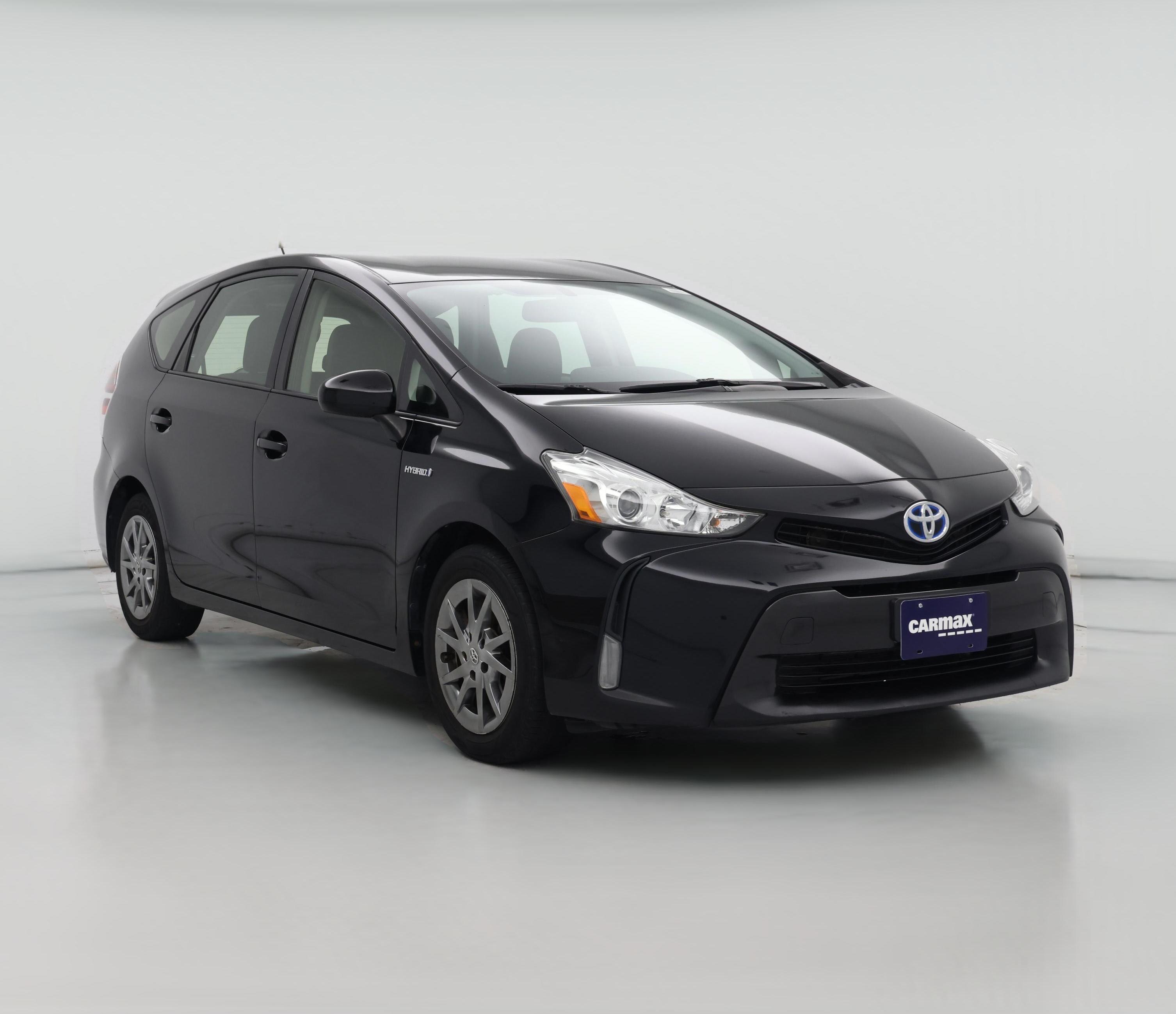Thumbnail: 2017 Toyota Prius v - 1