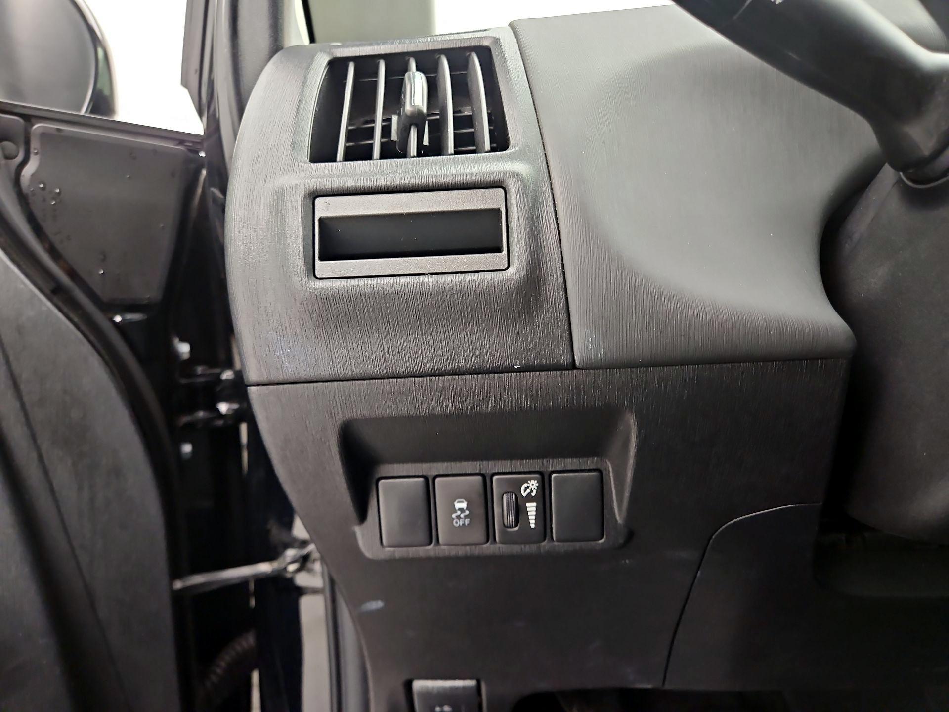 Thumbnail: 2017 Toyota Prius v - 13