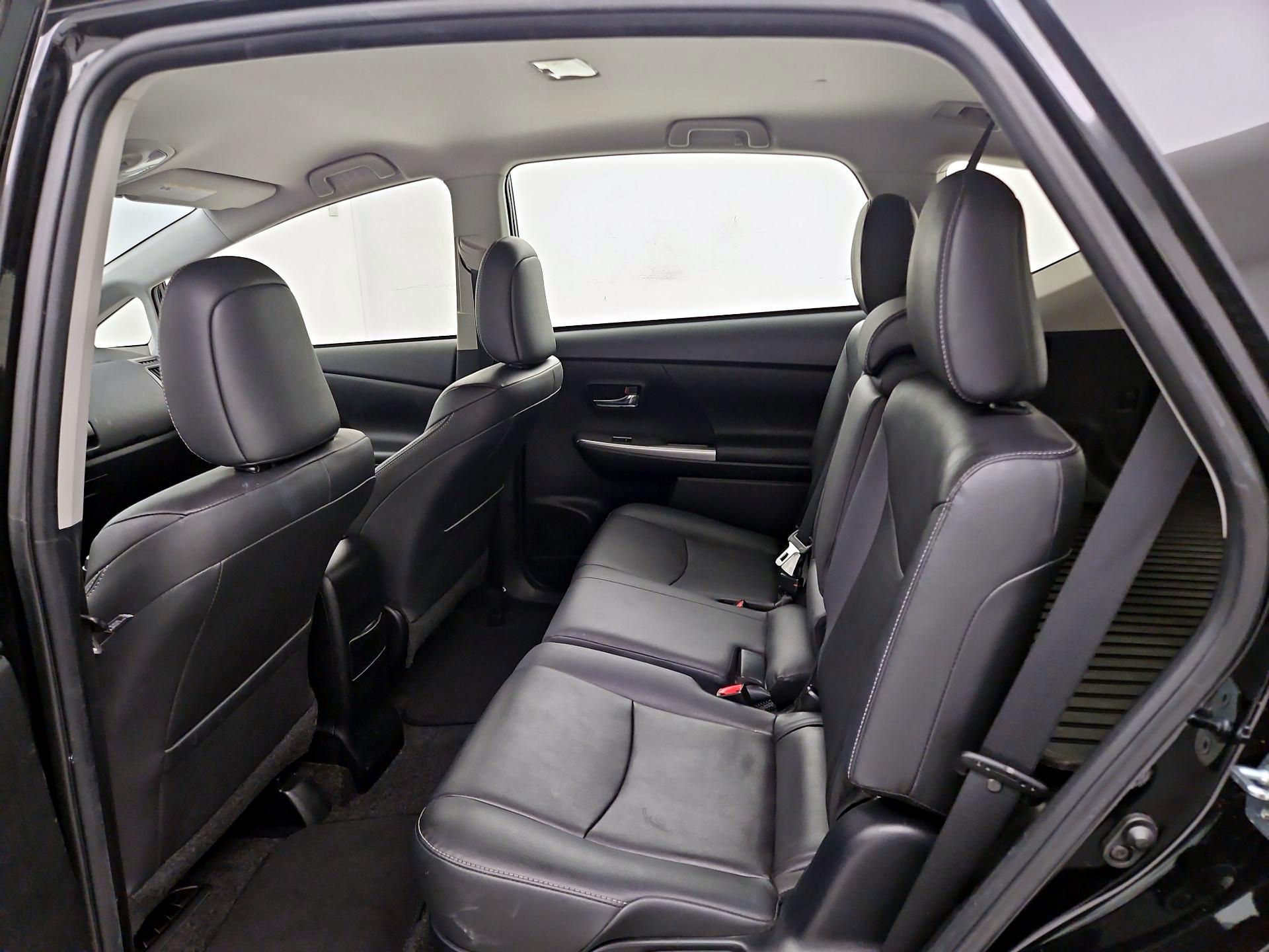 Thumbnail: 2017 Toyota Prius v - 19