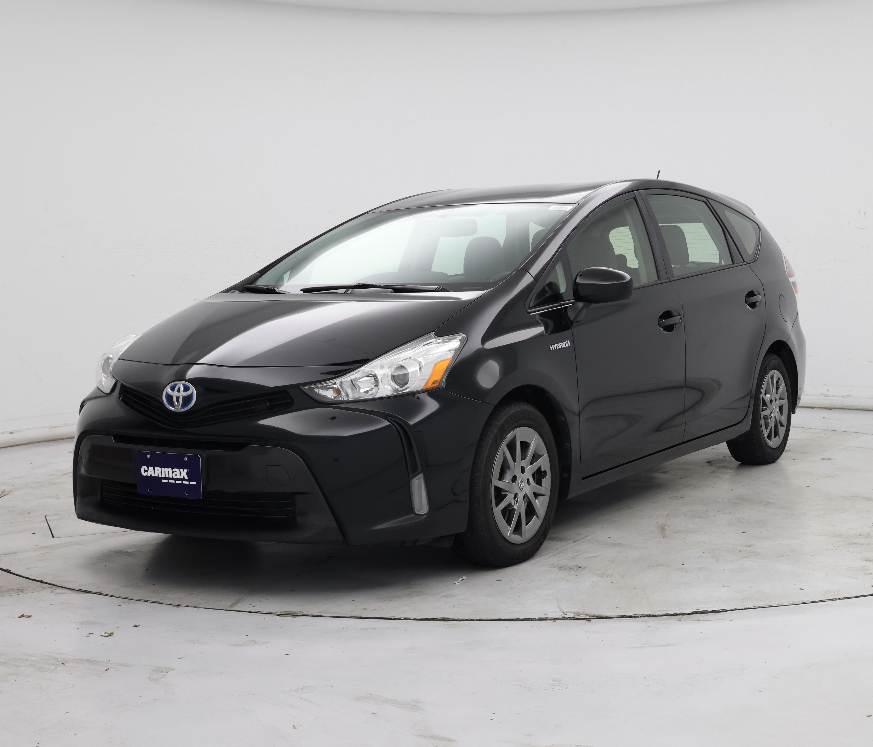 Thumbnail: 2017 Toyota Prius v - 4