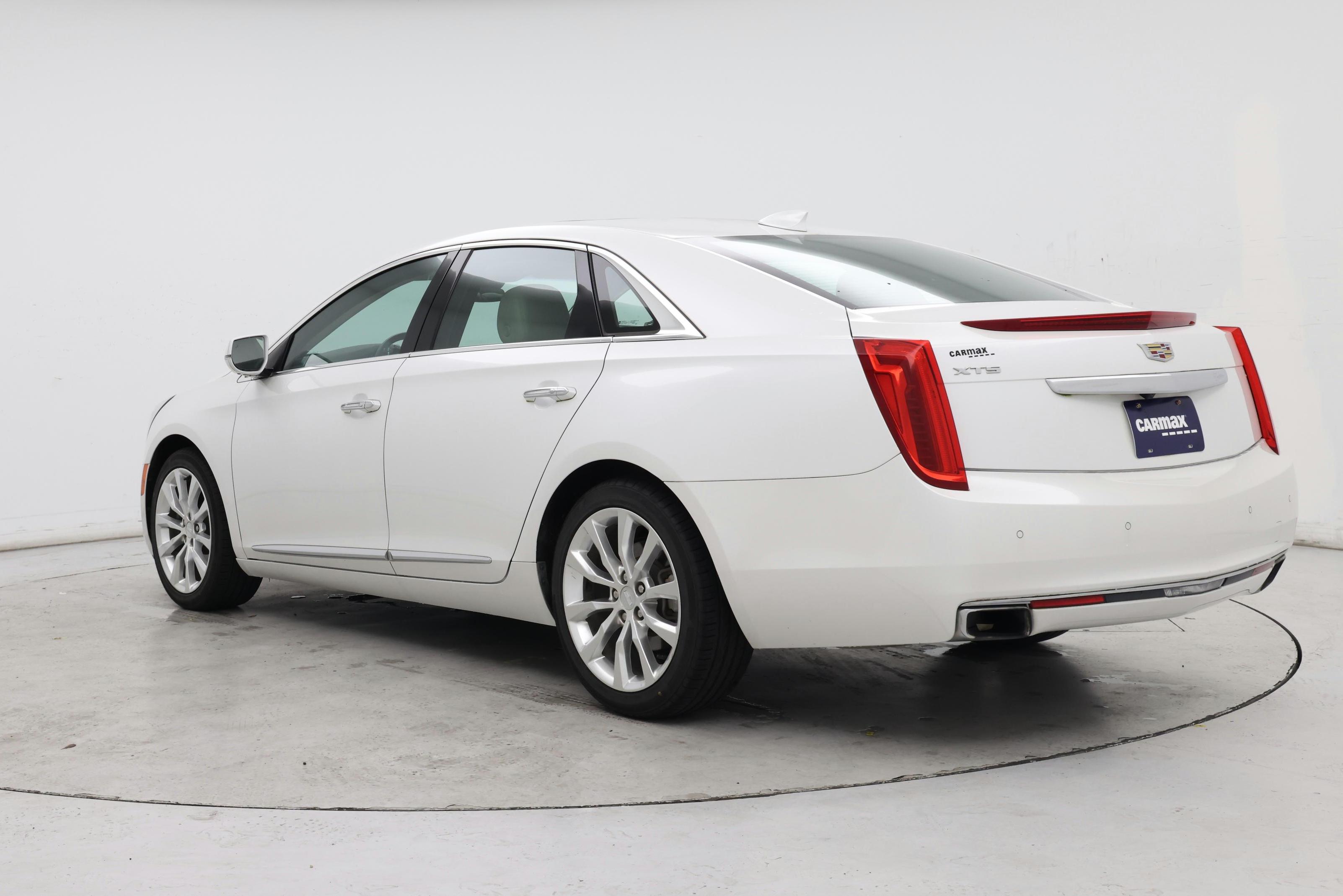 Thumbnail: 2016 Cadillac XTS - 2
