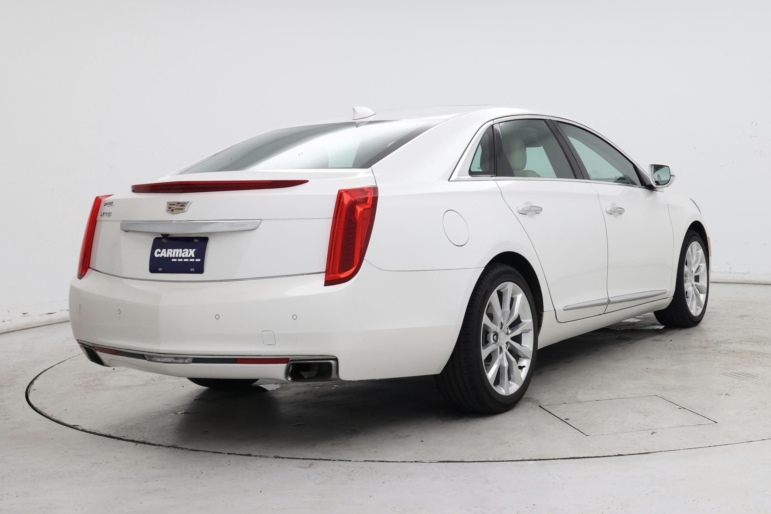 Thumbnail: 2016 Cadillac XTS - 8