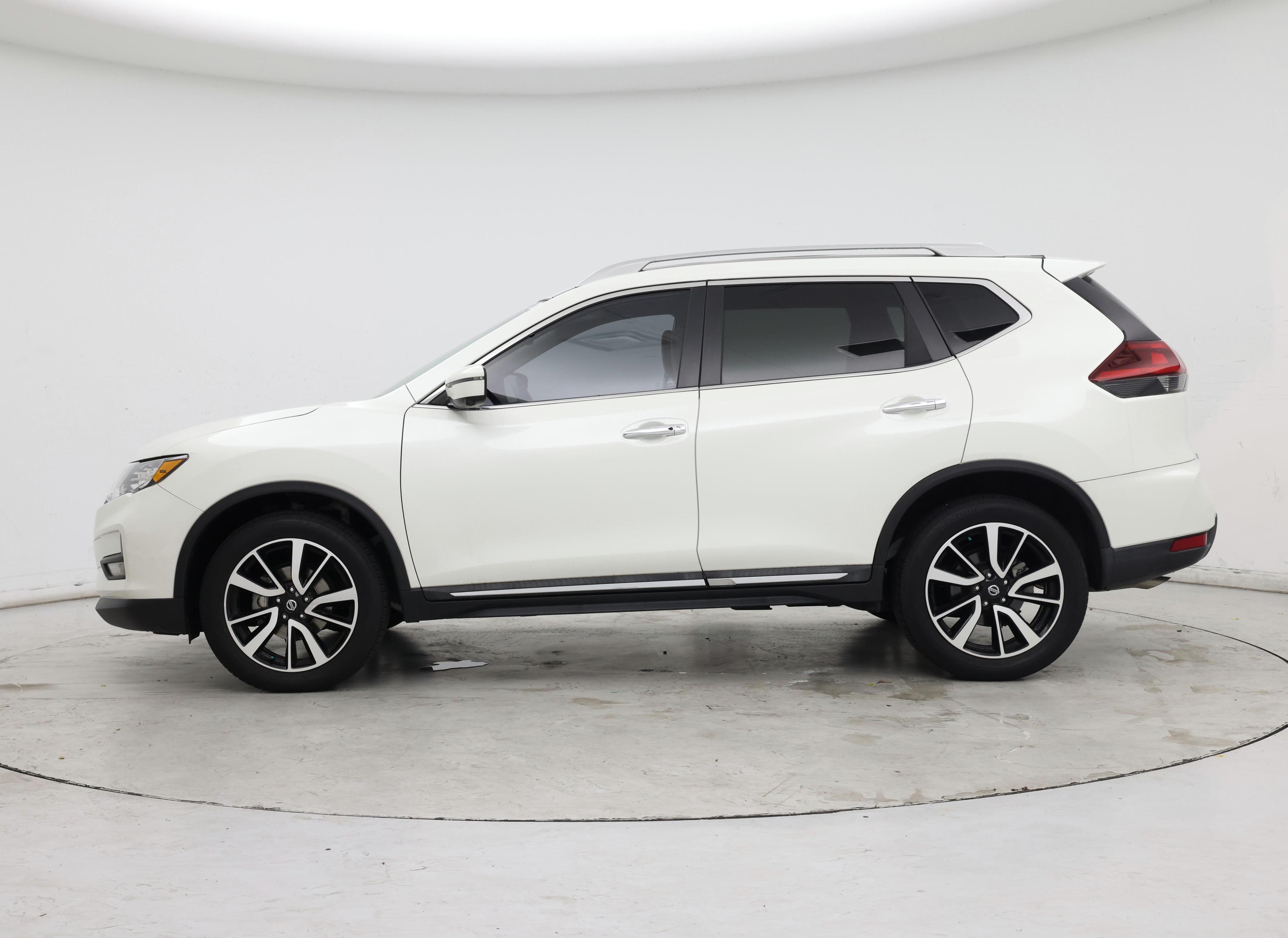 Thumbnail: 2020 Nissan Rogue - 3