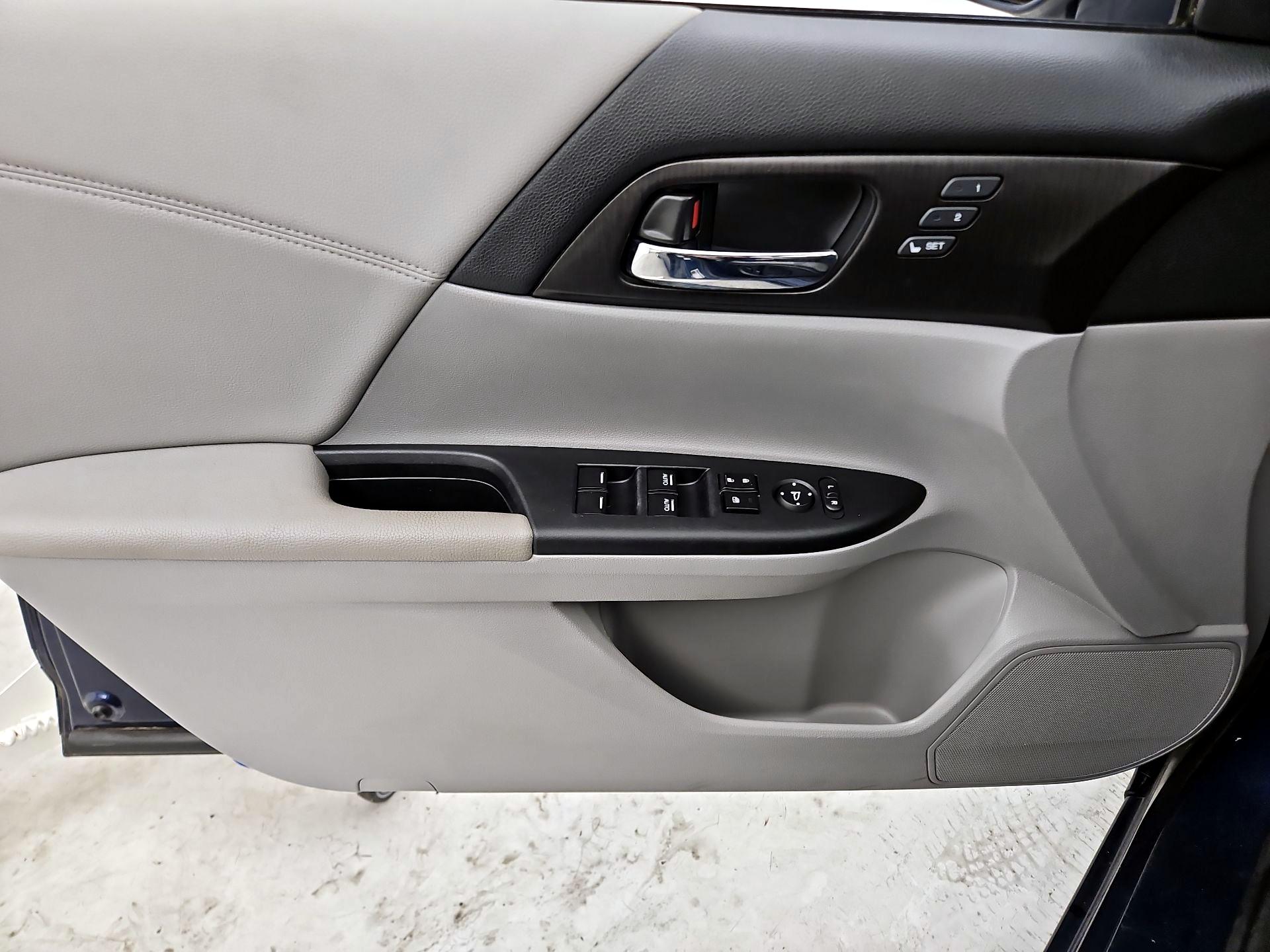 Thumbnail: 2015 Honda Accord - 12