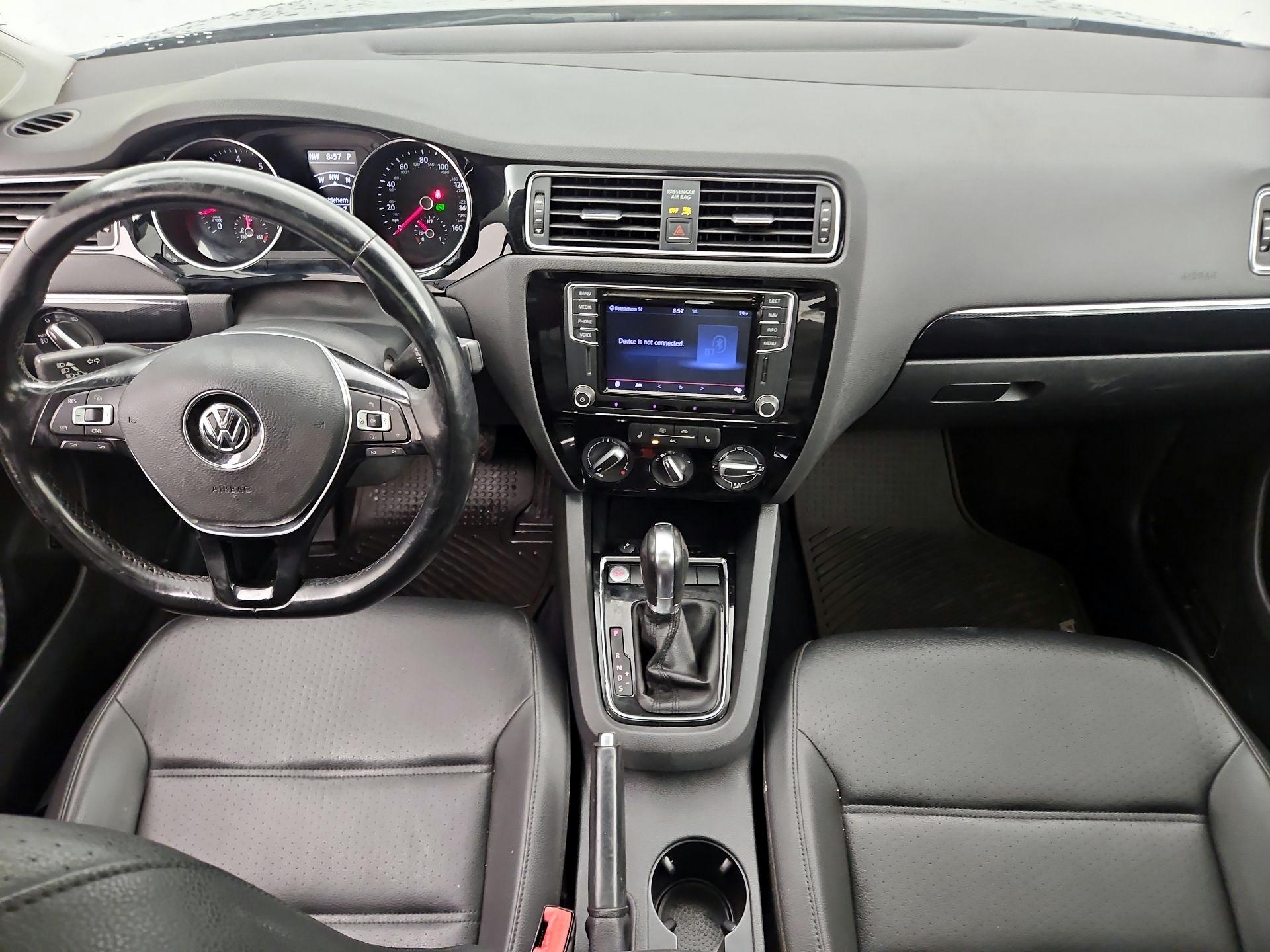 Thumbnail: 2016 Volkswagen Jetta - 9