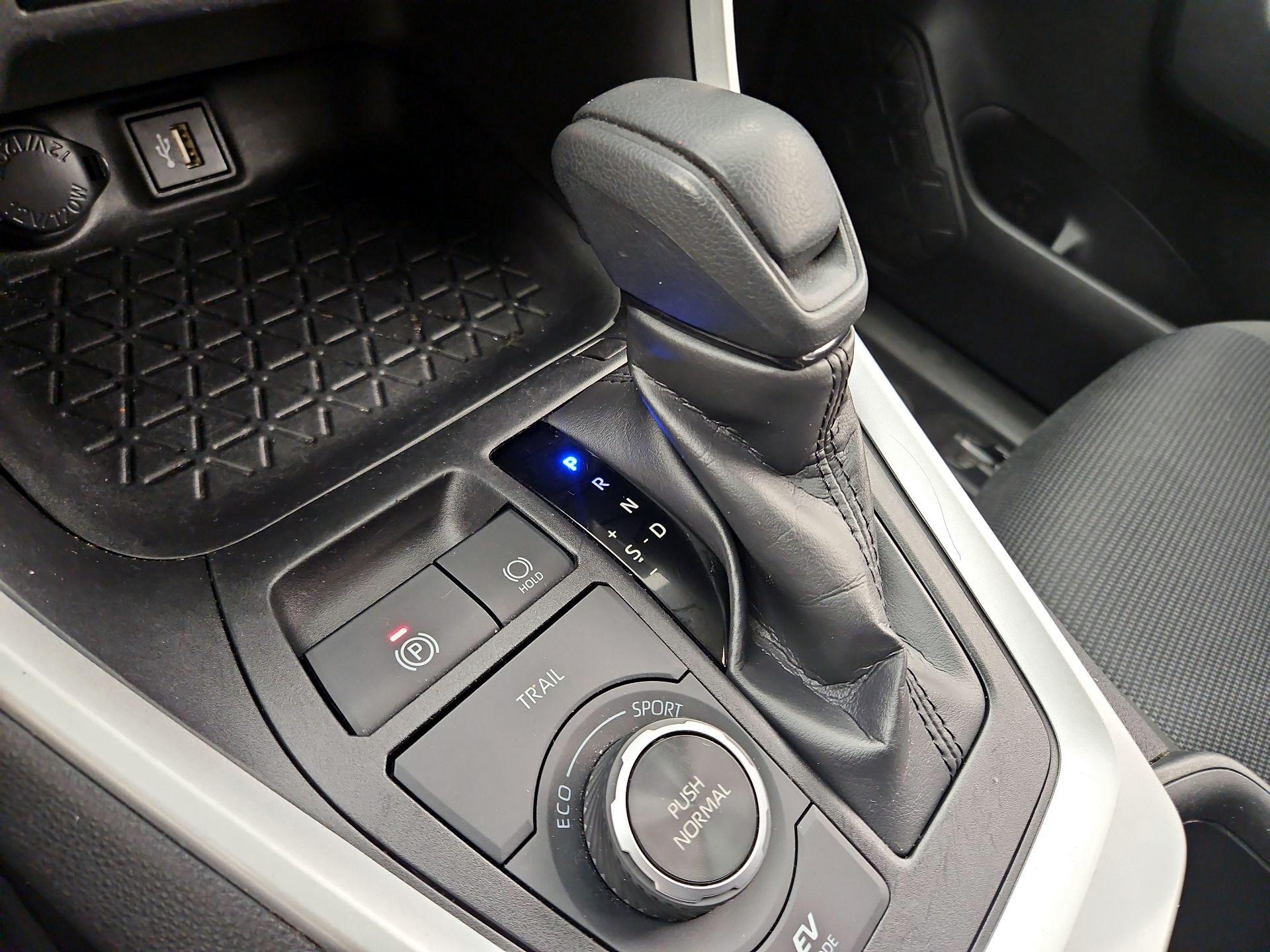 Thumbnail: 2024 Toyota RAV4 - 17