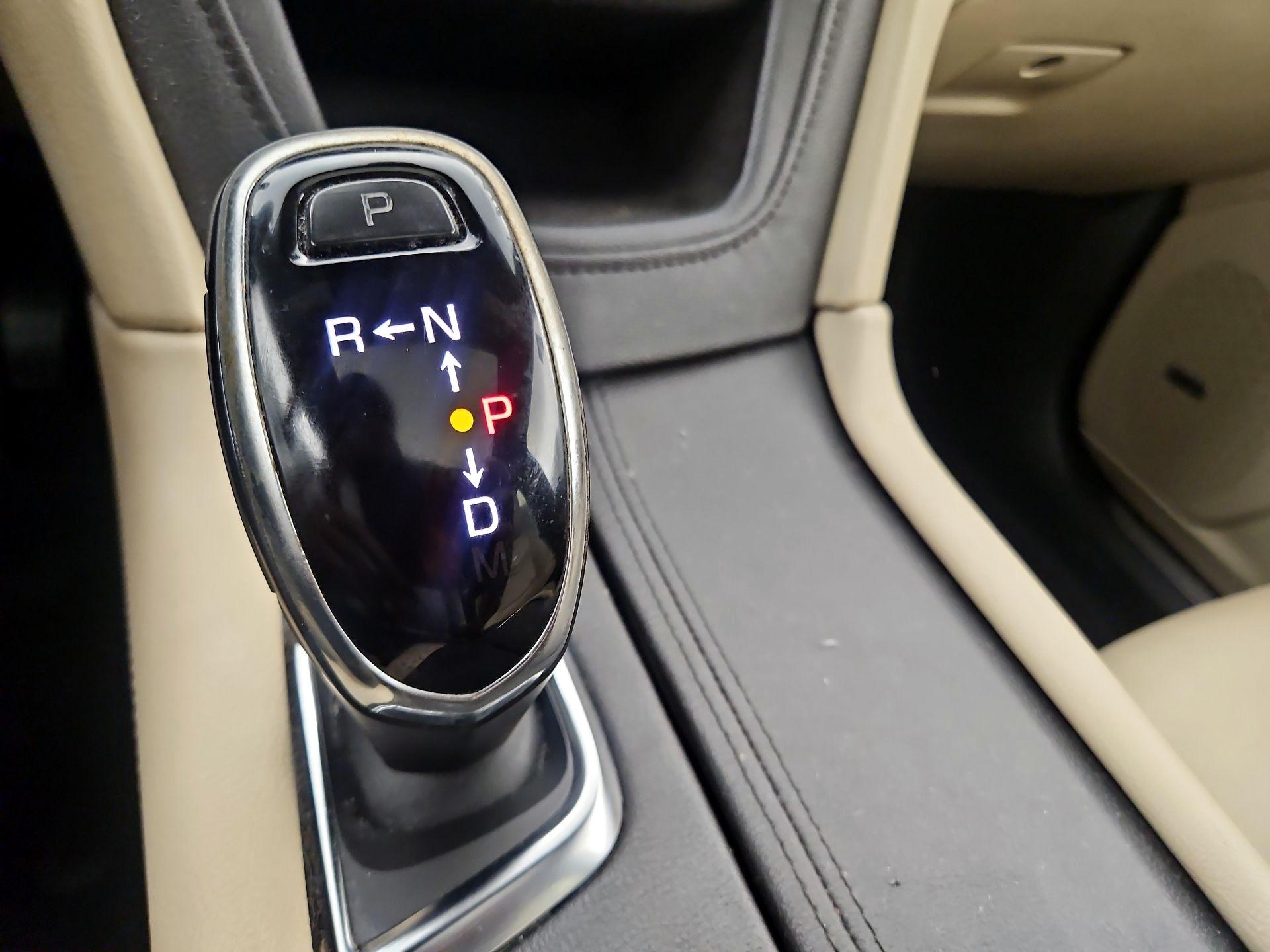 Thumbnail: 2017 Cadillac XT5 - 17