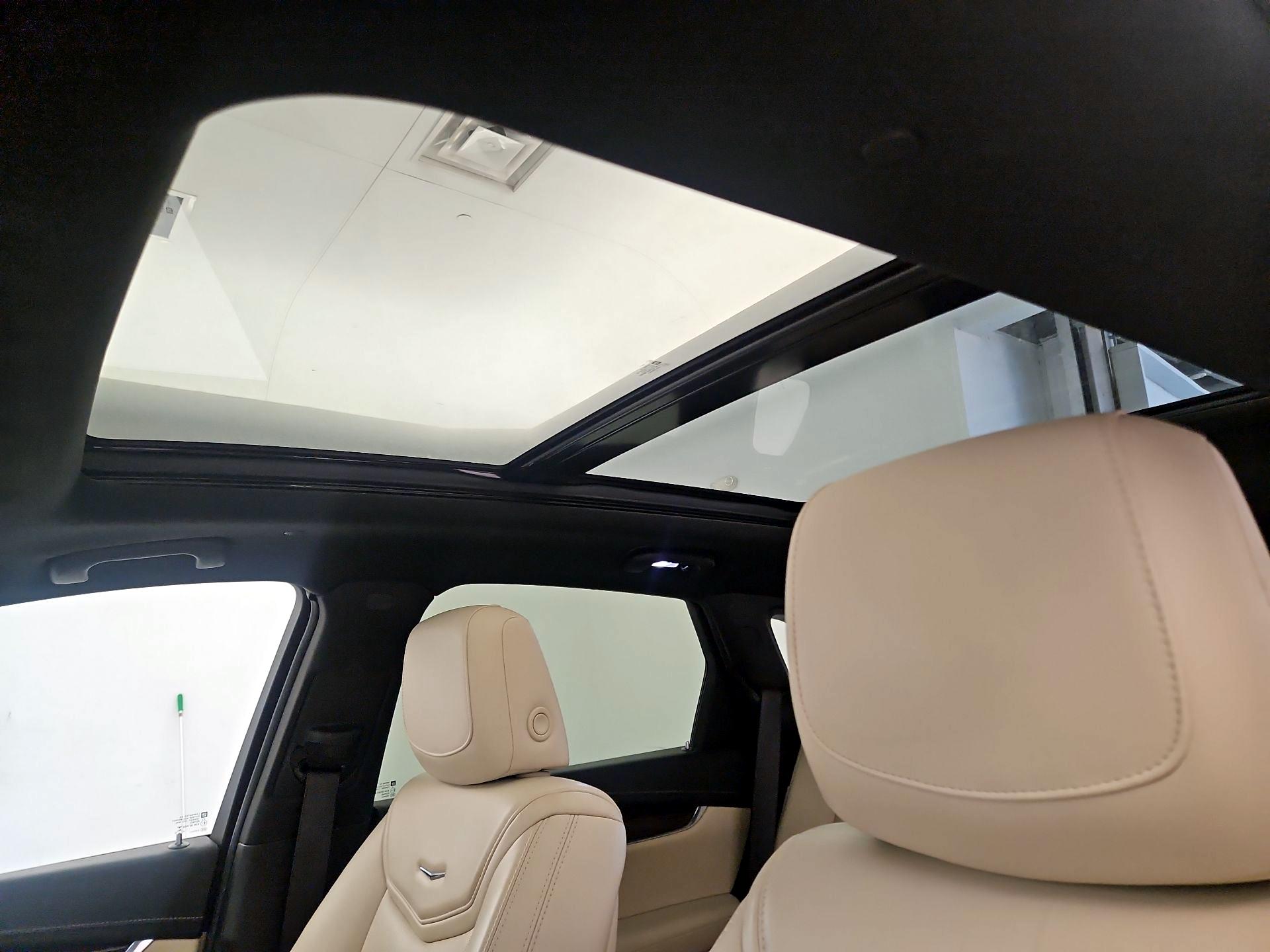 Thumbnail: 2017 Cadillac XT5 - 19