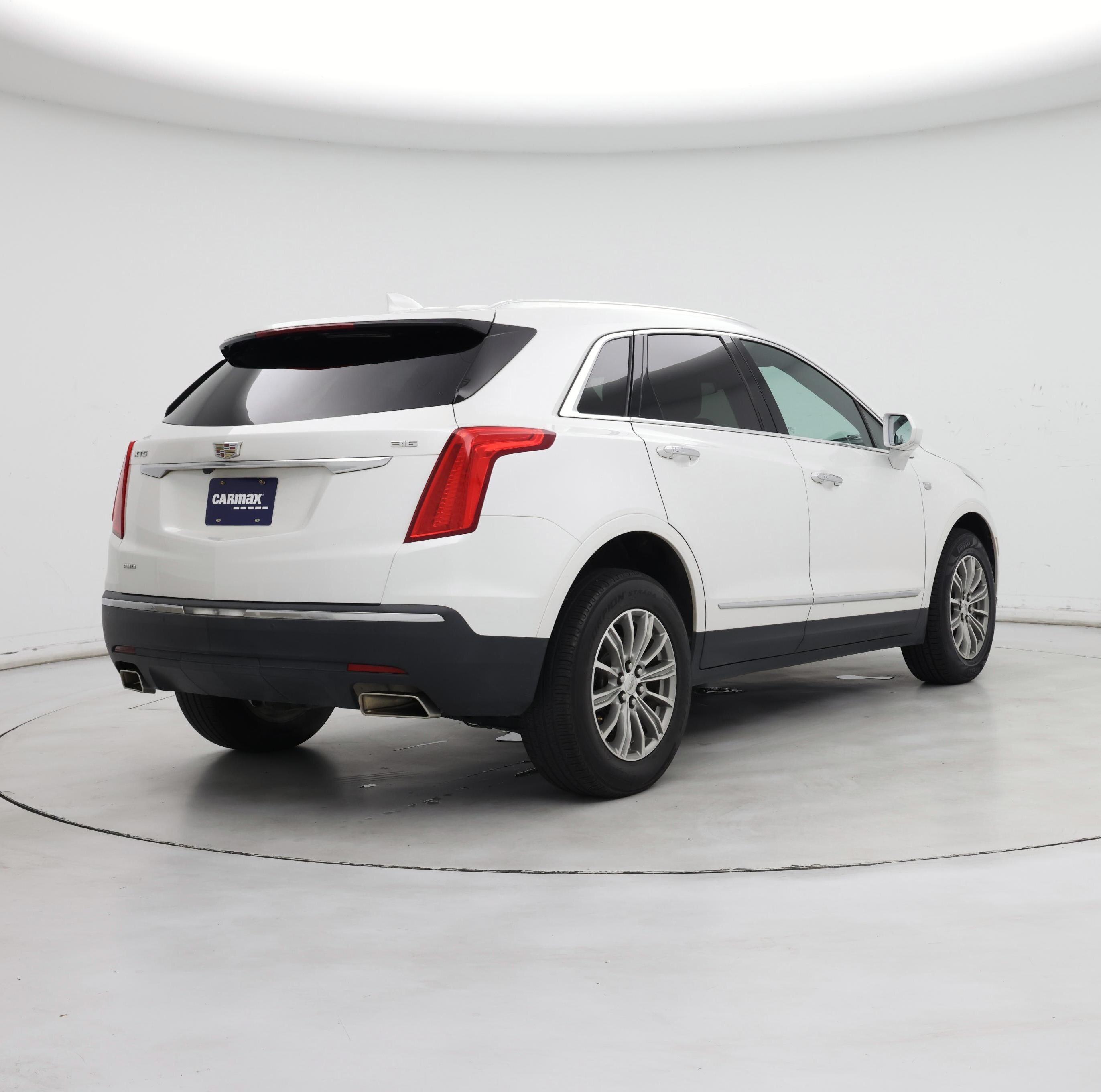 Thumbnail: 2017 Cadillac XT5 - 8