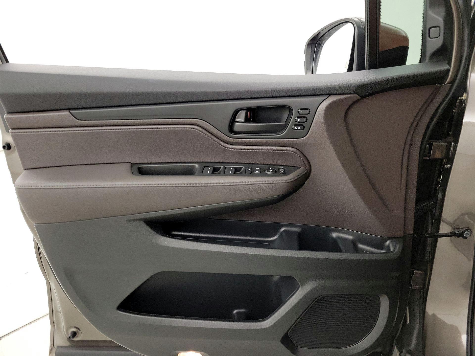 Thumbnail: 2020 Honda Odyssey - 12