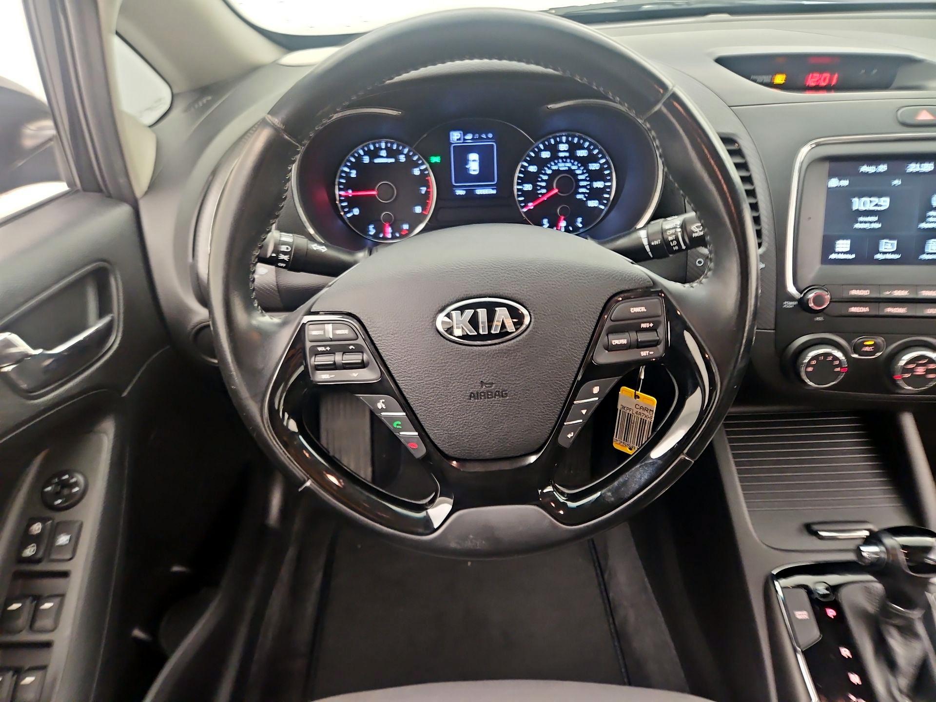 Thumbnail: 2017 Kia Forte - 10