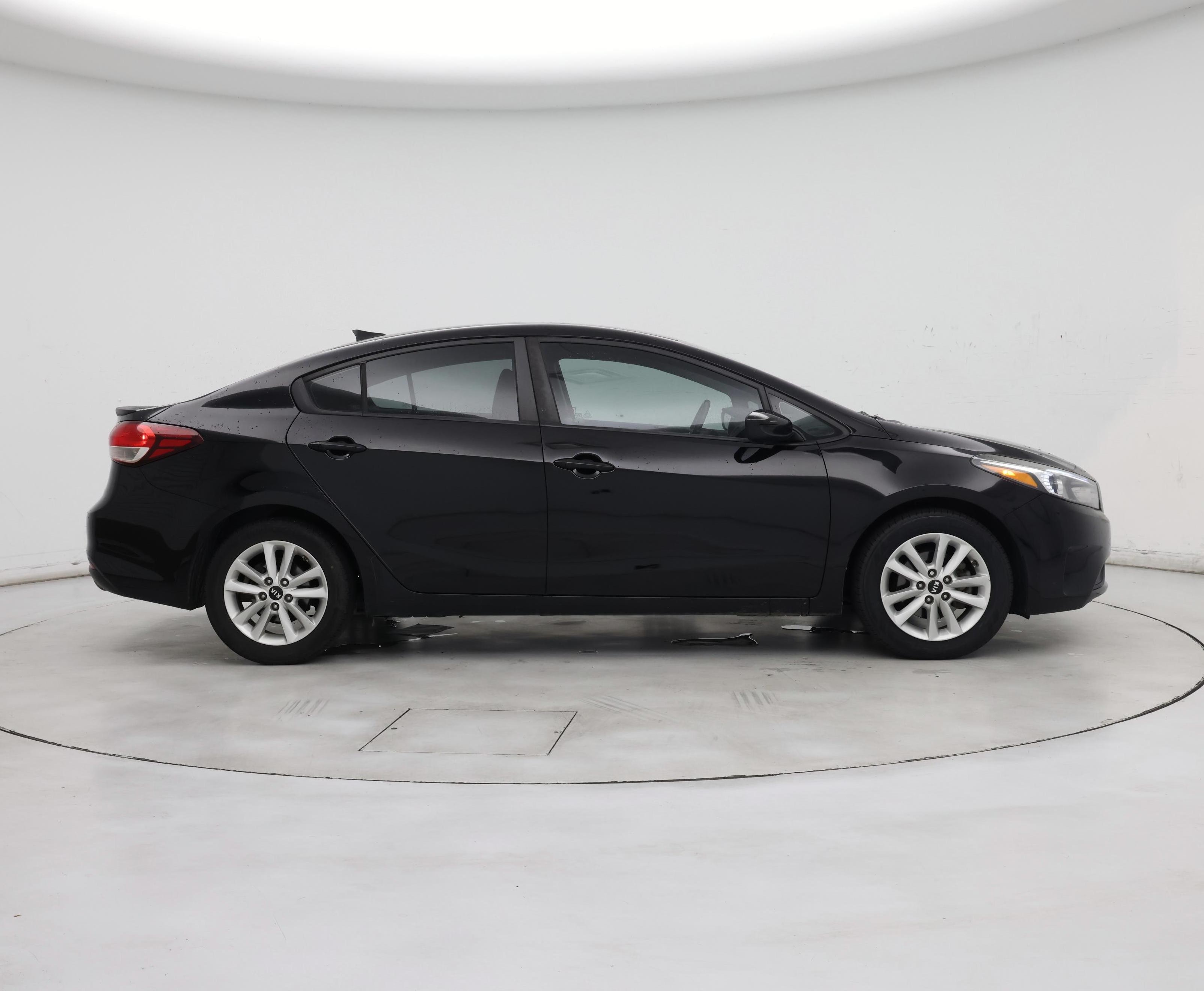 Thumbnail: 2017 Kia Forte - 7