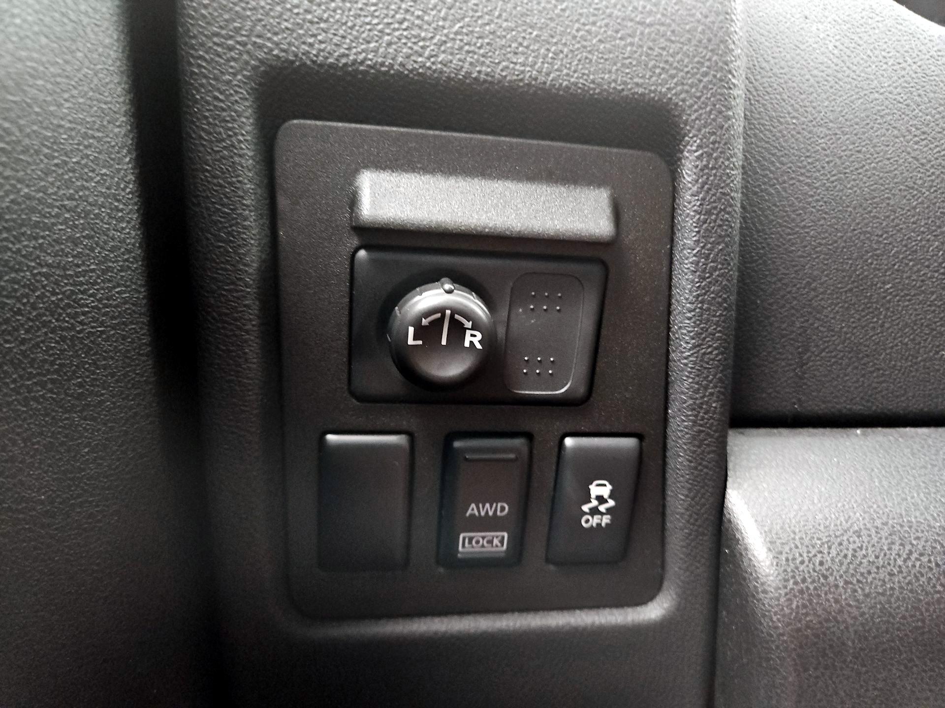 Thumbnail: 2014 Nissan Rogue - 13