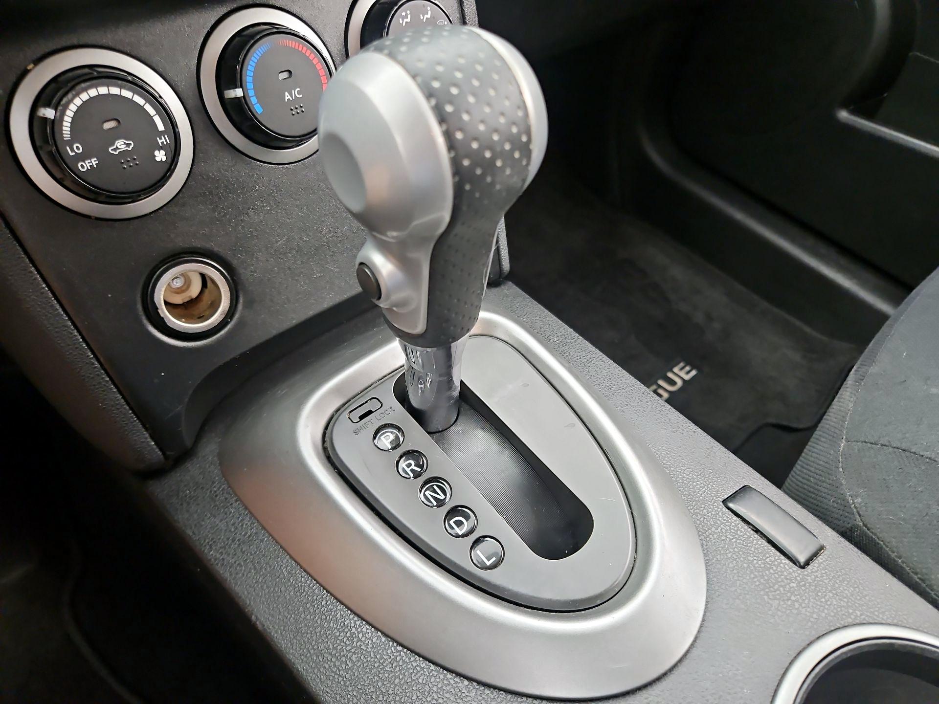 Thumbnail: 2014 Nissan Rogue - 16