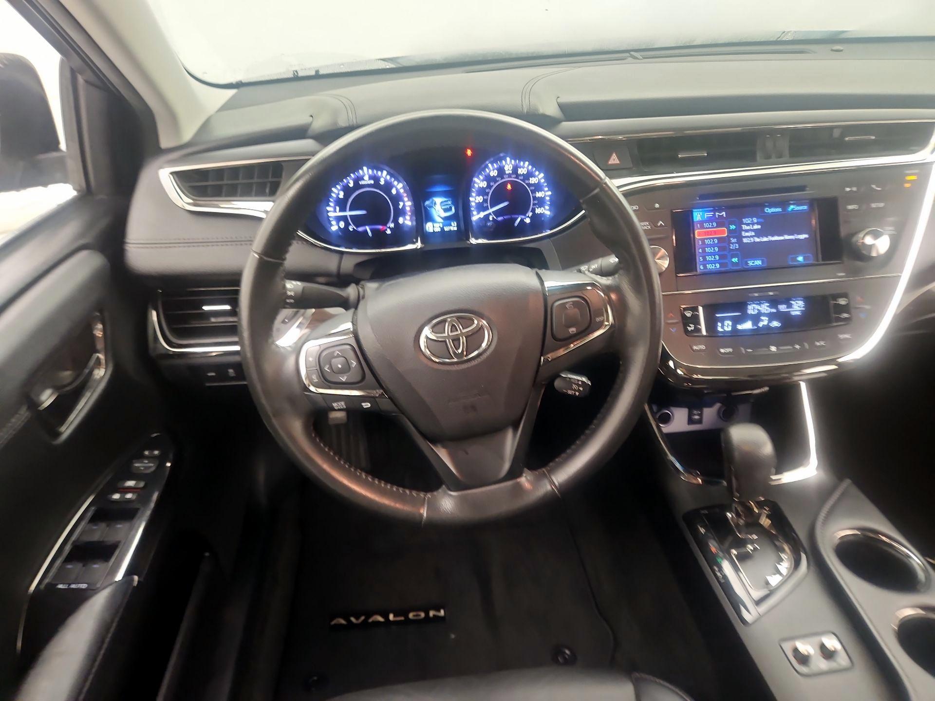 Thumbnail: 2014 Toyota Avalon - 10