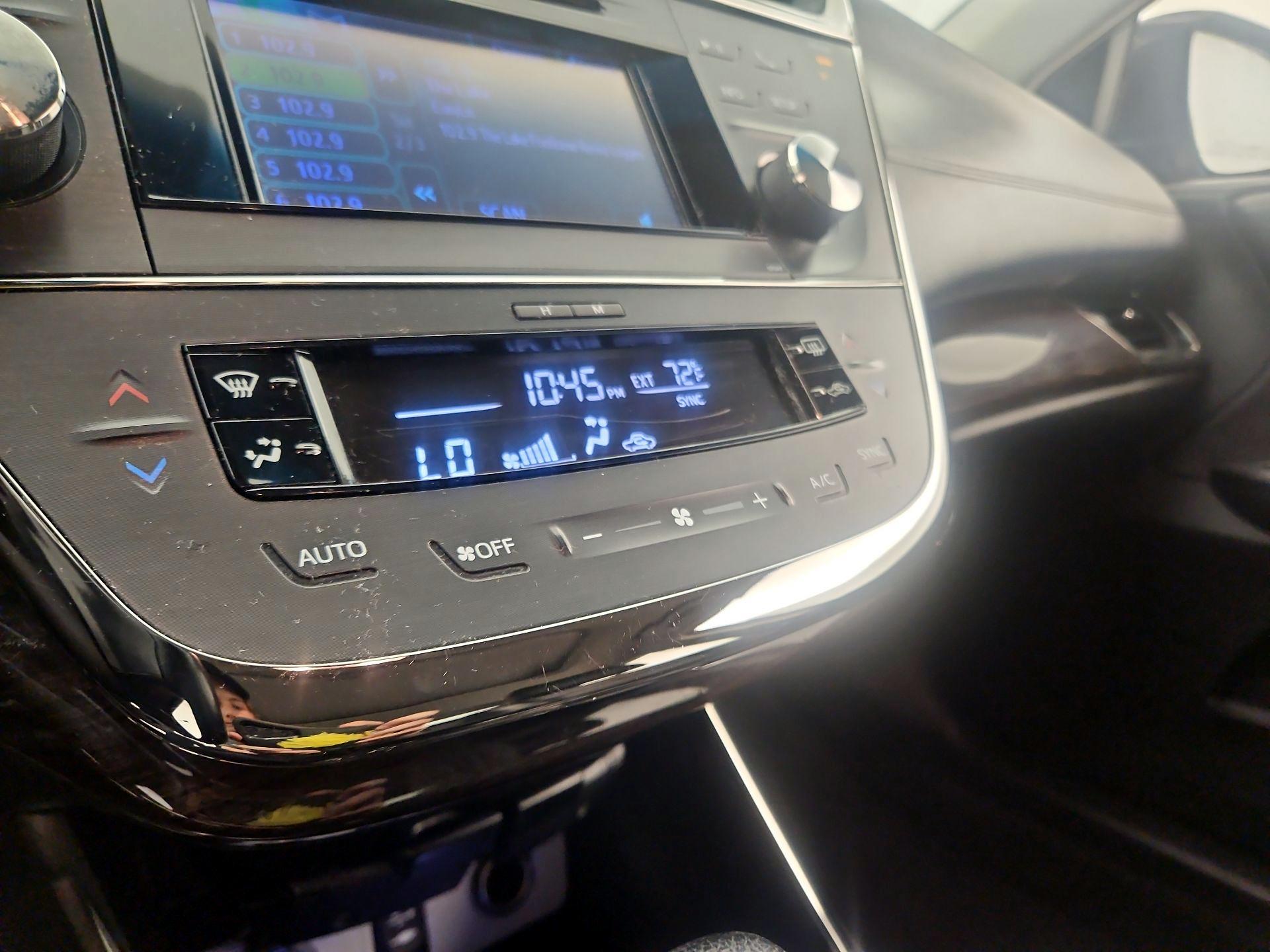 Thumbnail: 2014 Toyota Avalon - 16