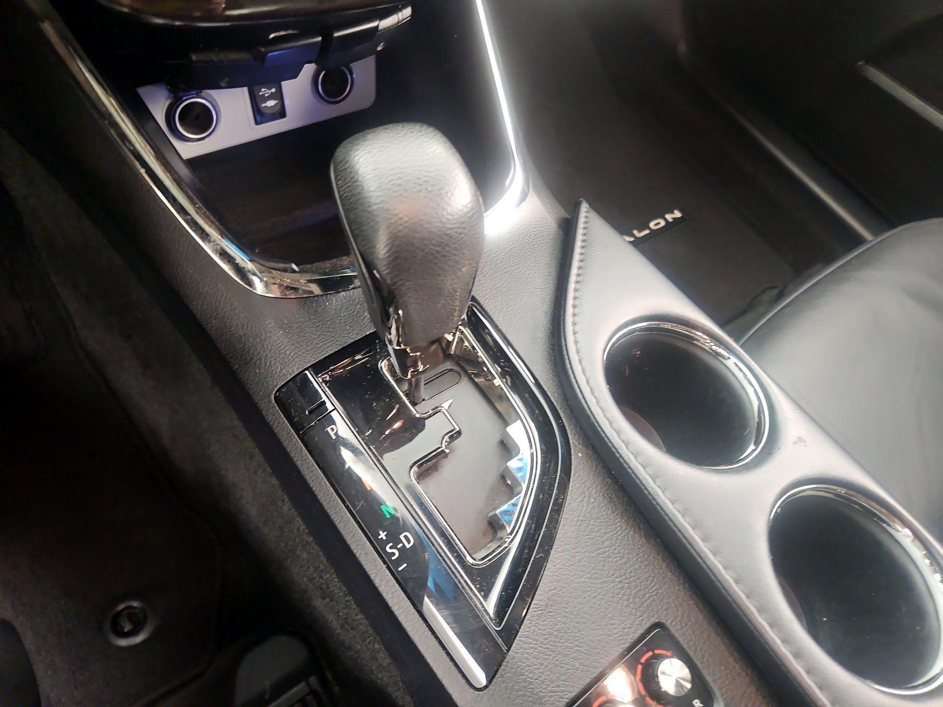 Thumbnail: 2014 Toyota Avalon - 17
