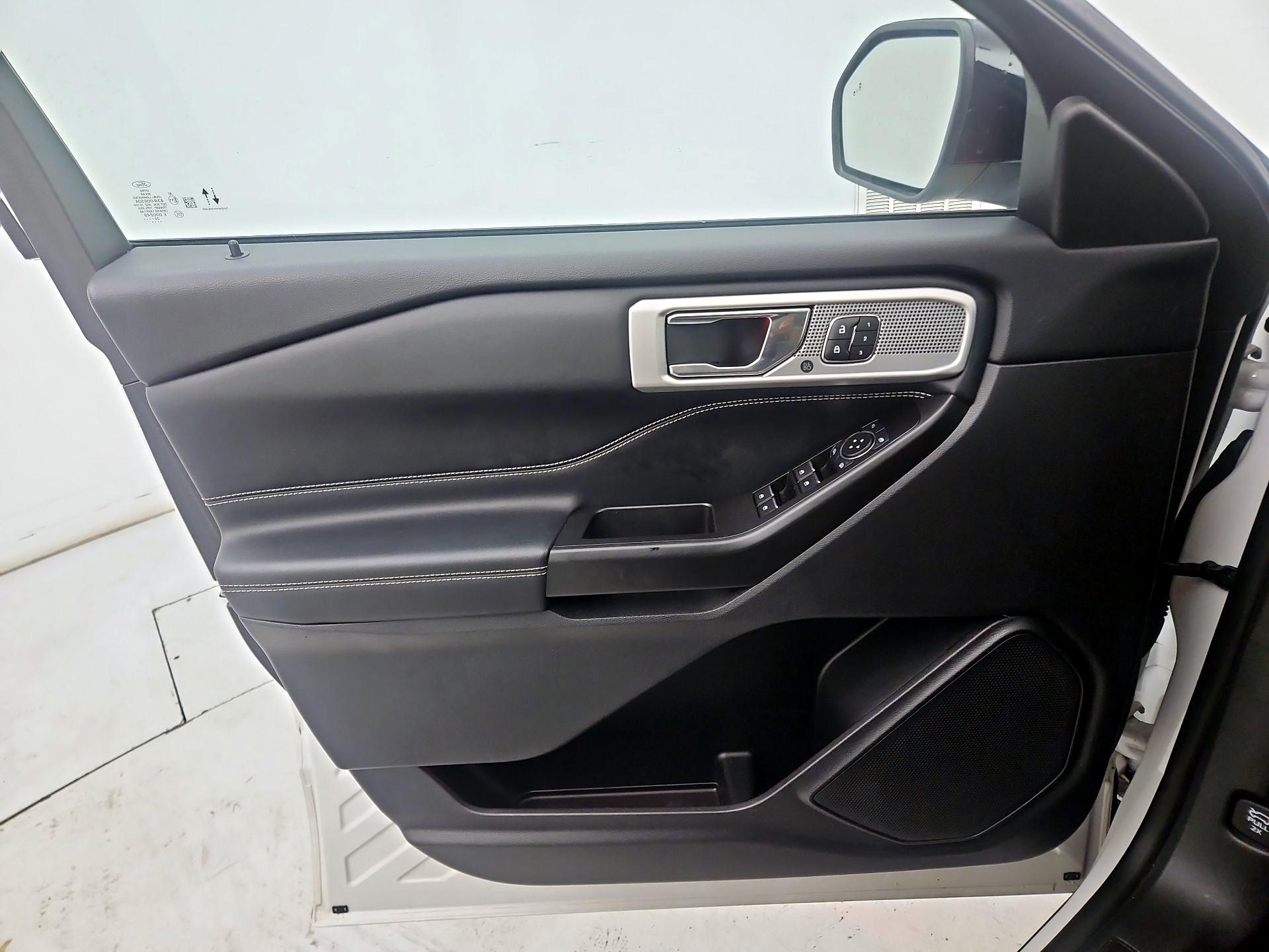 Thumbnail: 2020 Ford Explorer - 12