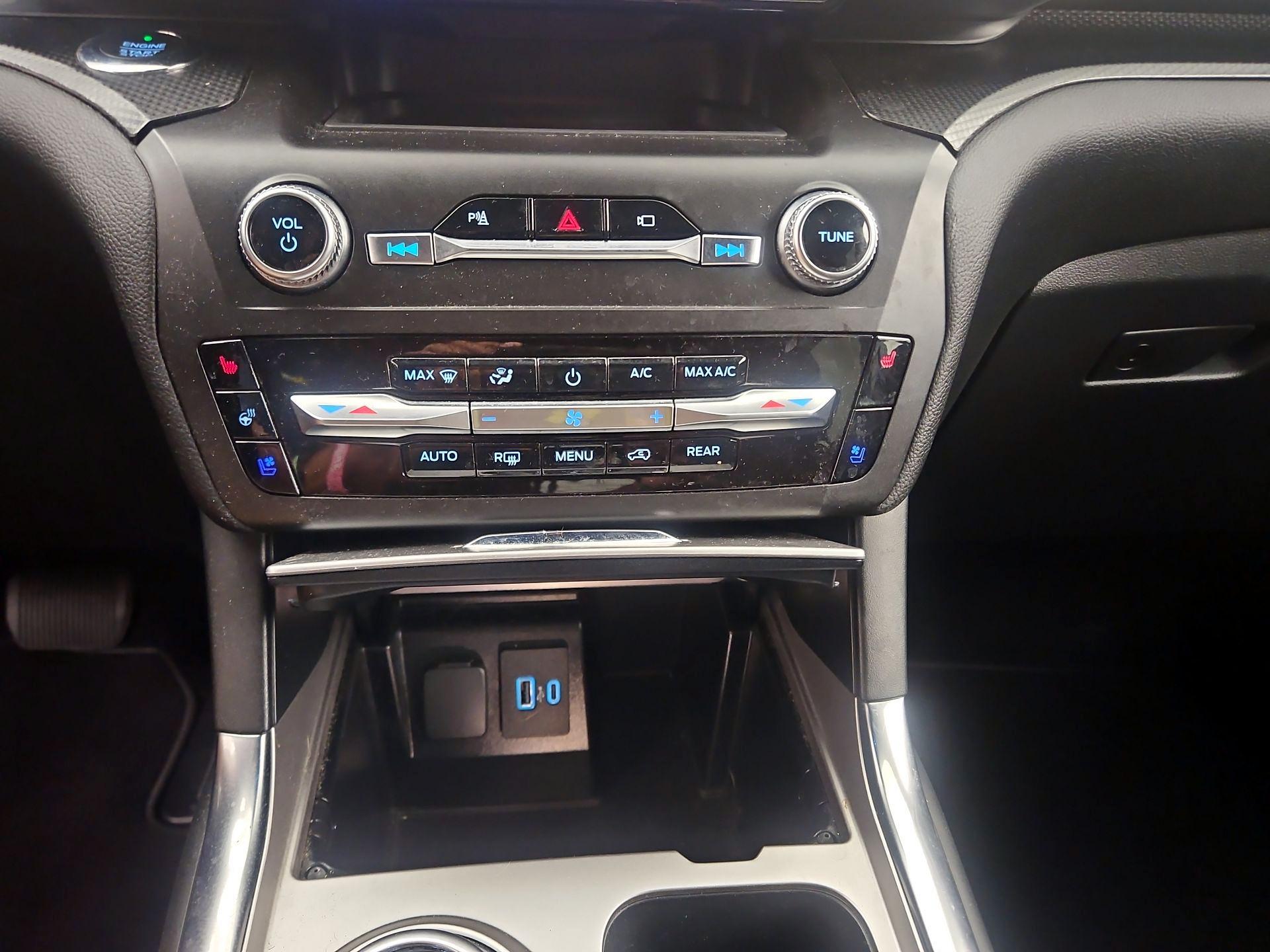 Thumbnail: 2020 Ford Explorer - 17