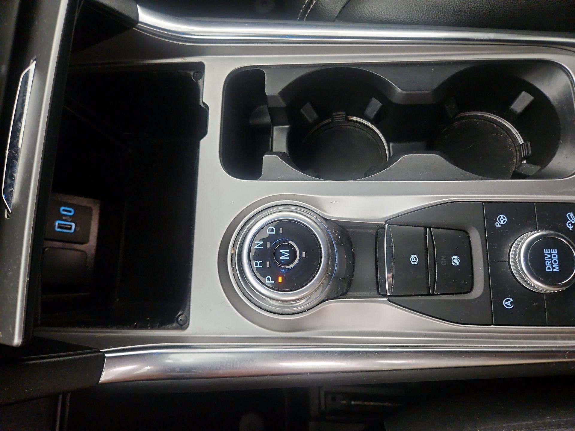 Thumbnail: 2020 Ford Explorer - 18
