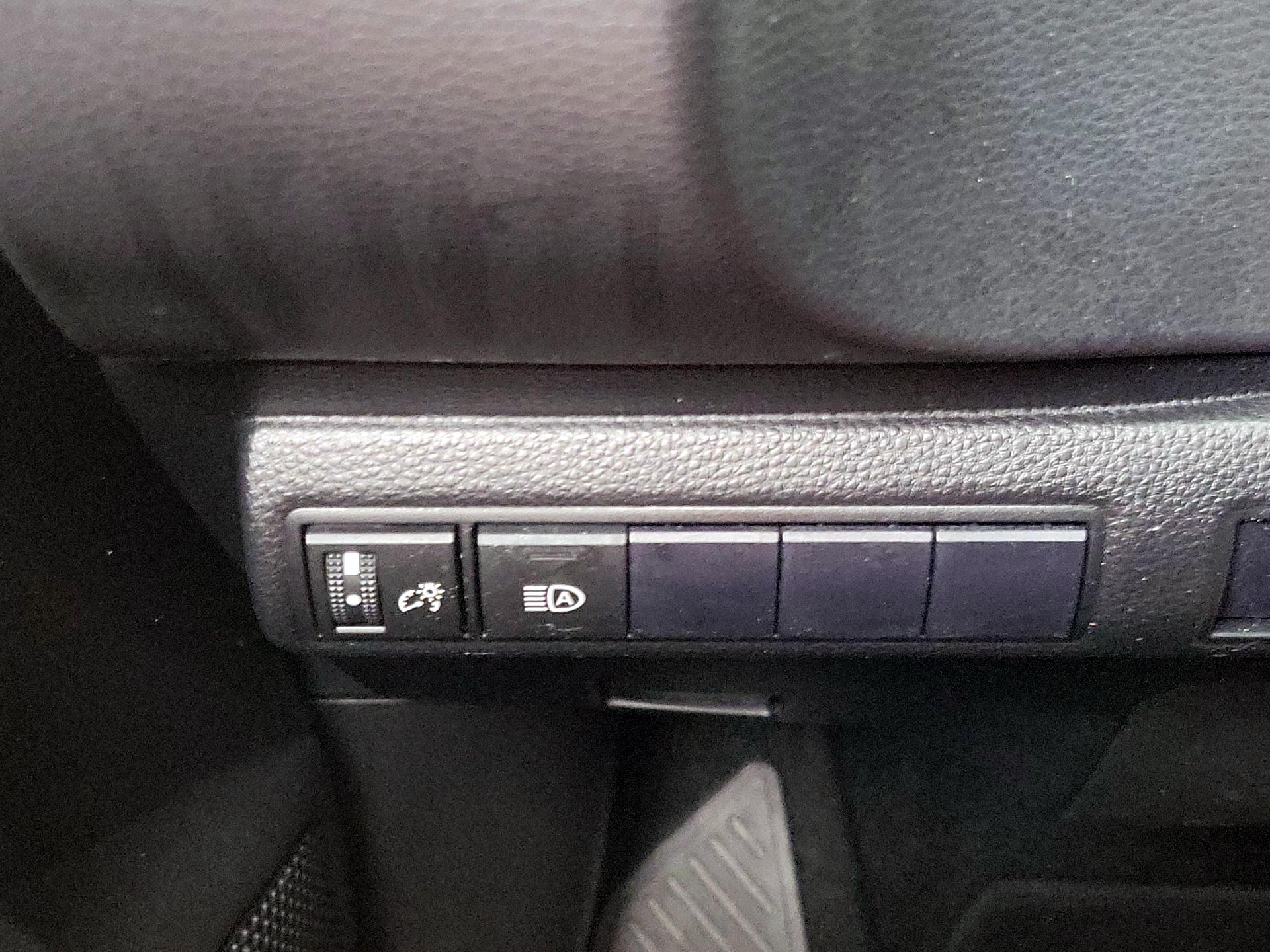 Thumbnail: 2021 Toyota Corolla - 13