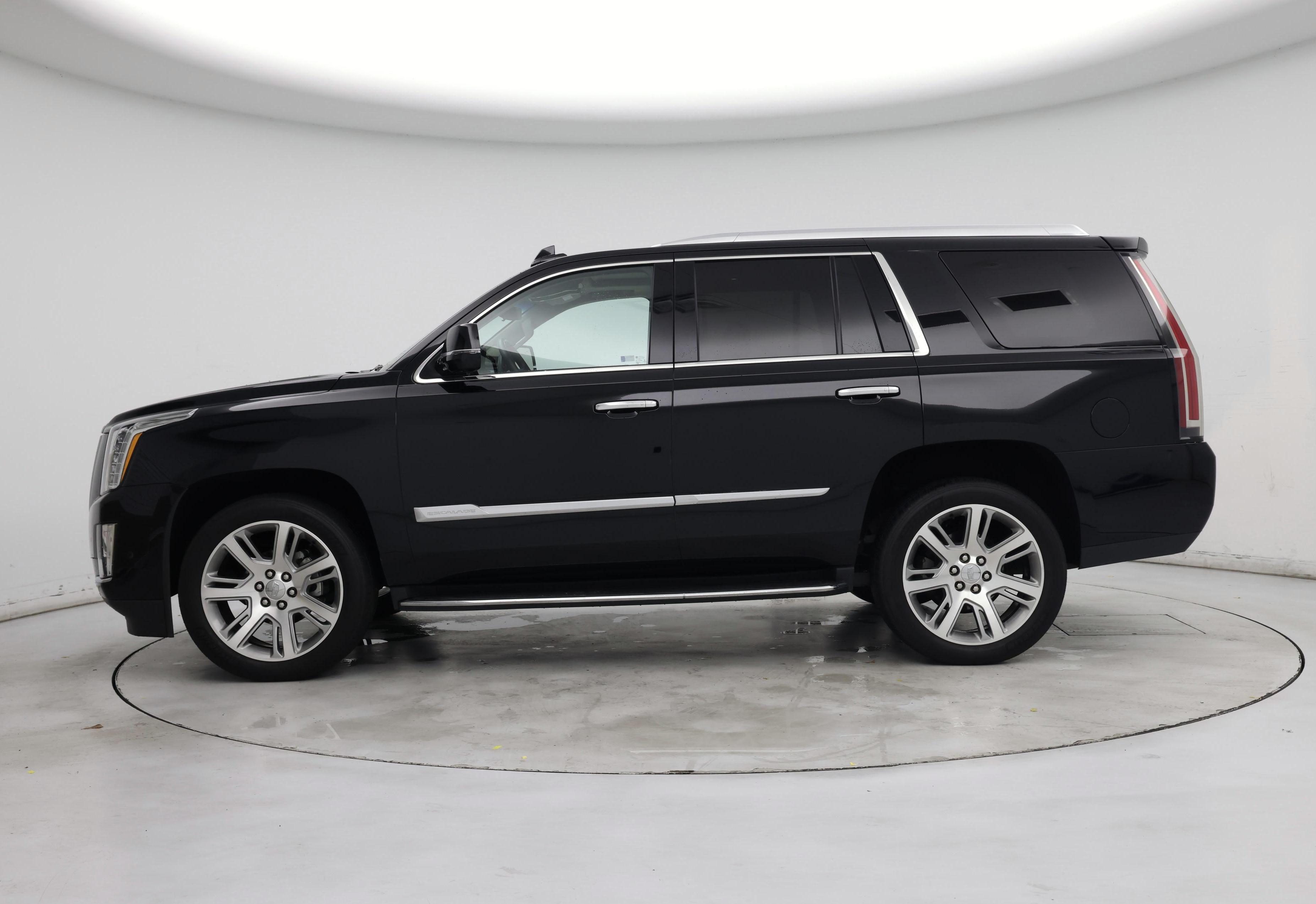Thumbnail: 2017 Cadillac Escalade - 3