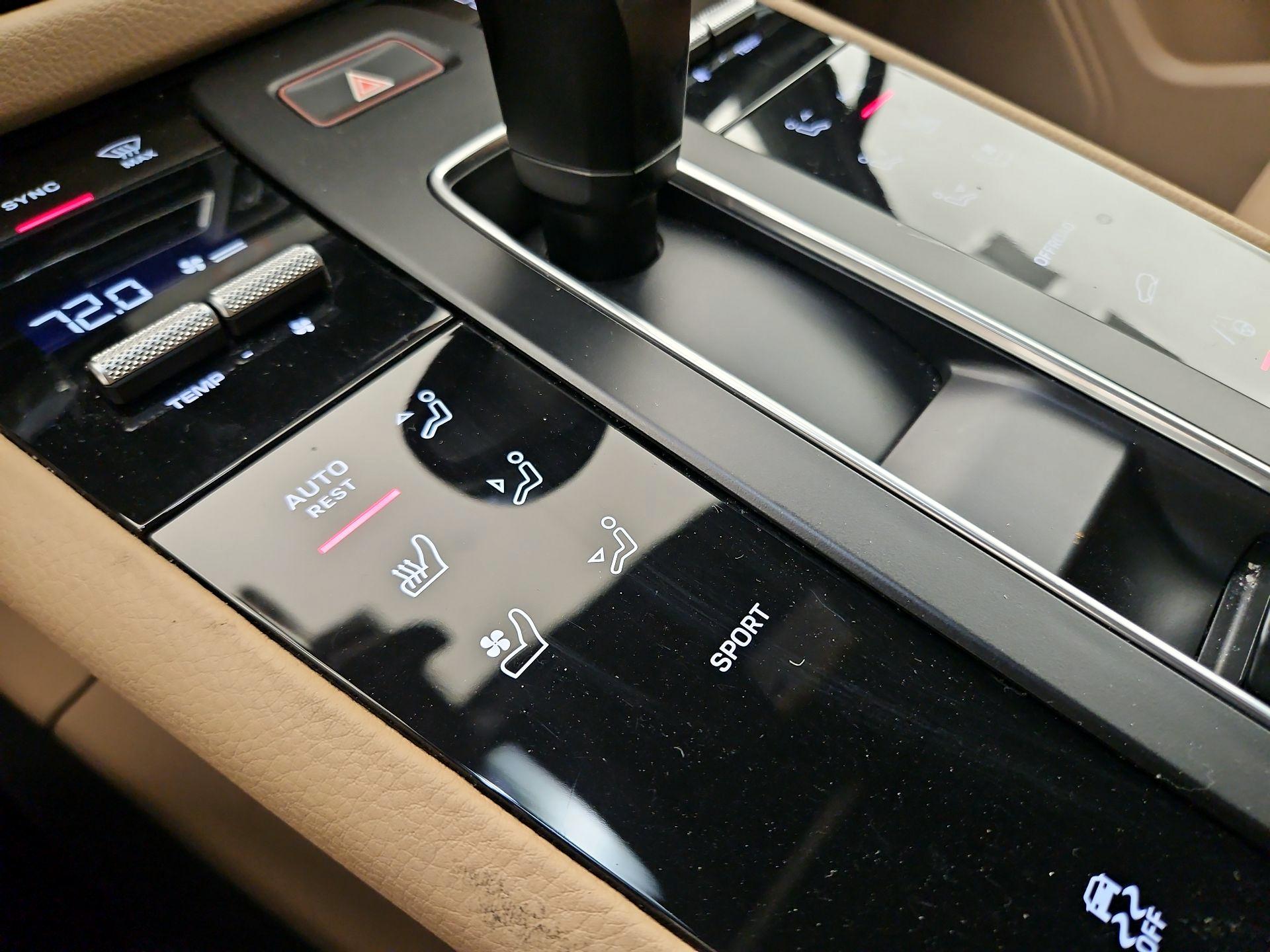 Thumbnail: 2023 Porsche Macan - 17