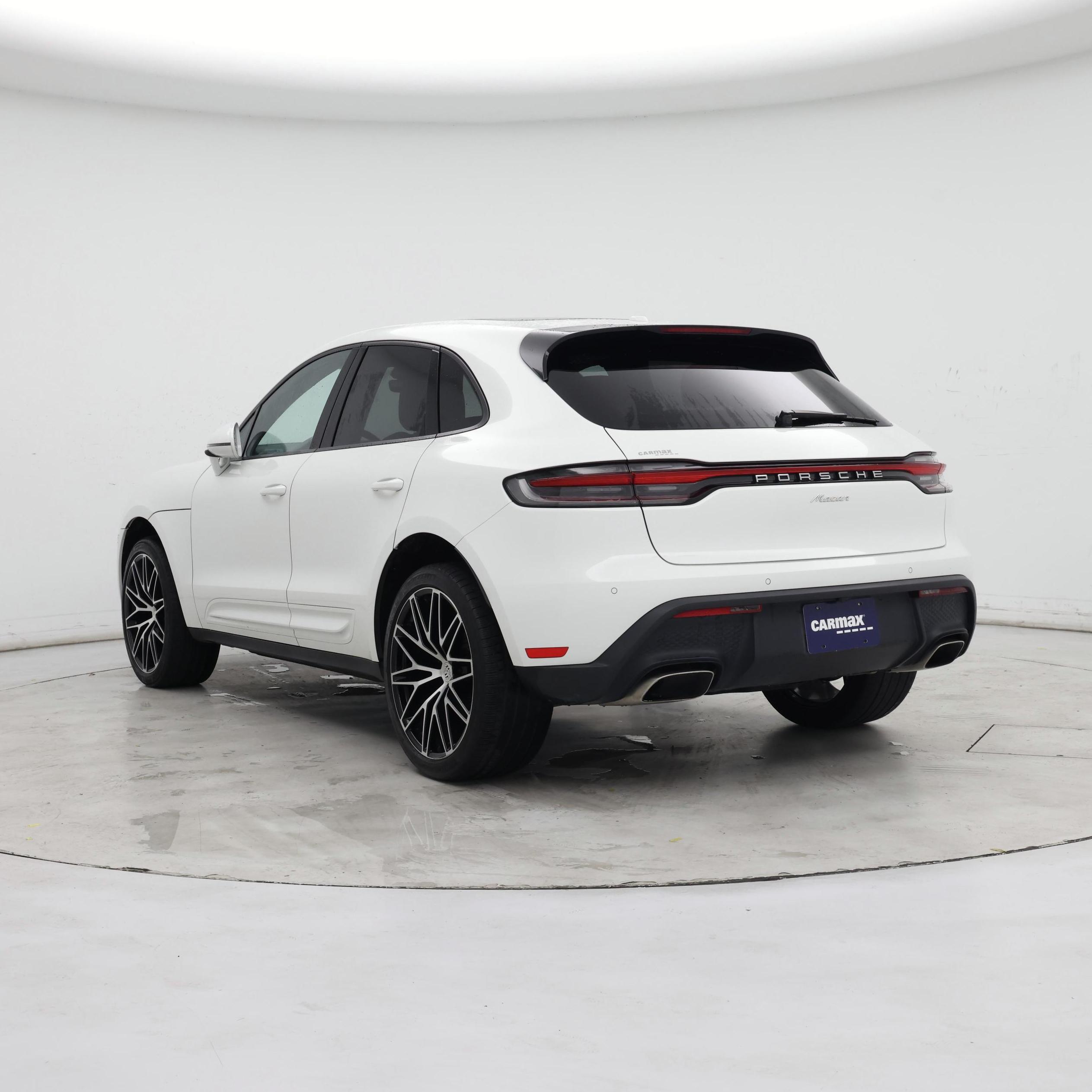 Thumbnail: 2023 Porsche Macan - 2