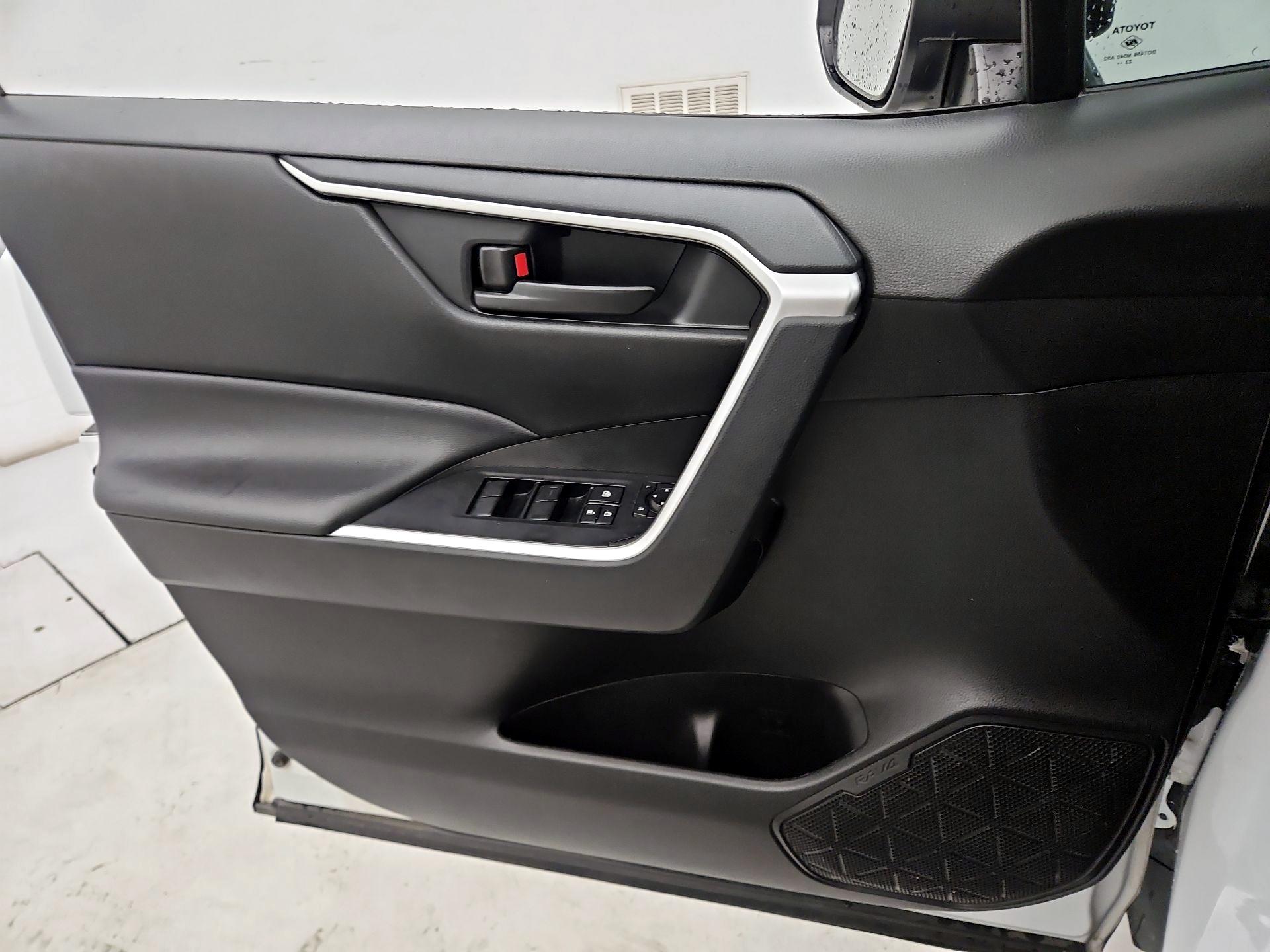Thumbnail: 2024 Toyota RAV4 - 12