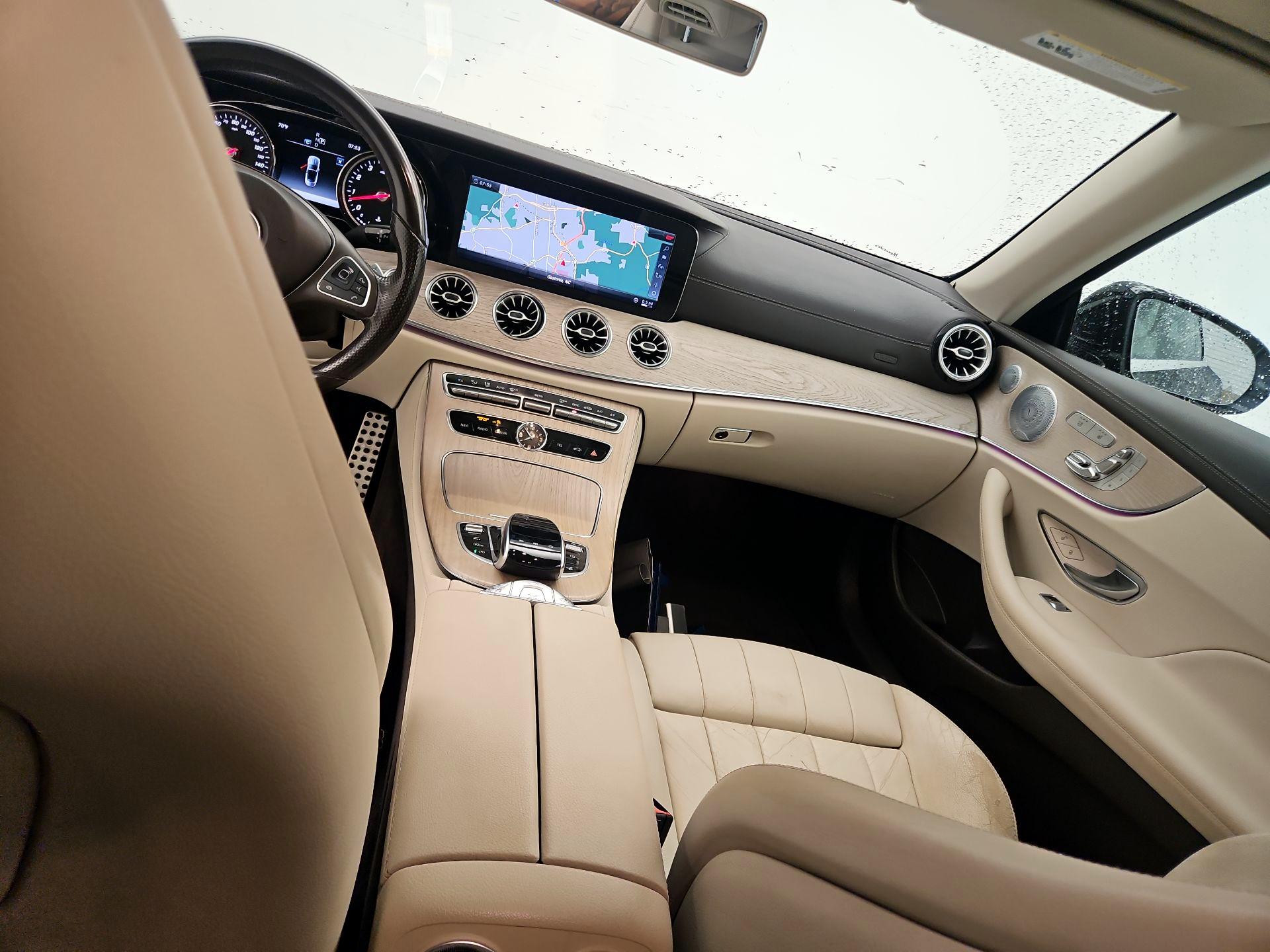 Thumbnail: 2018 Mercedes-Benz E-Class - 9