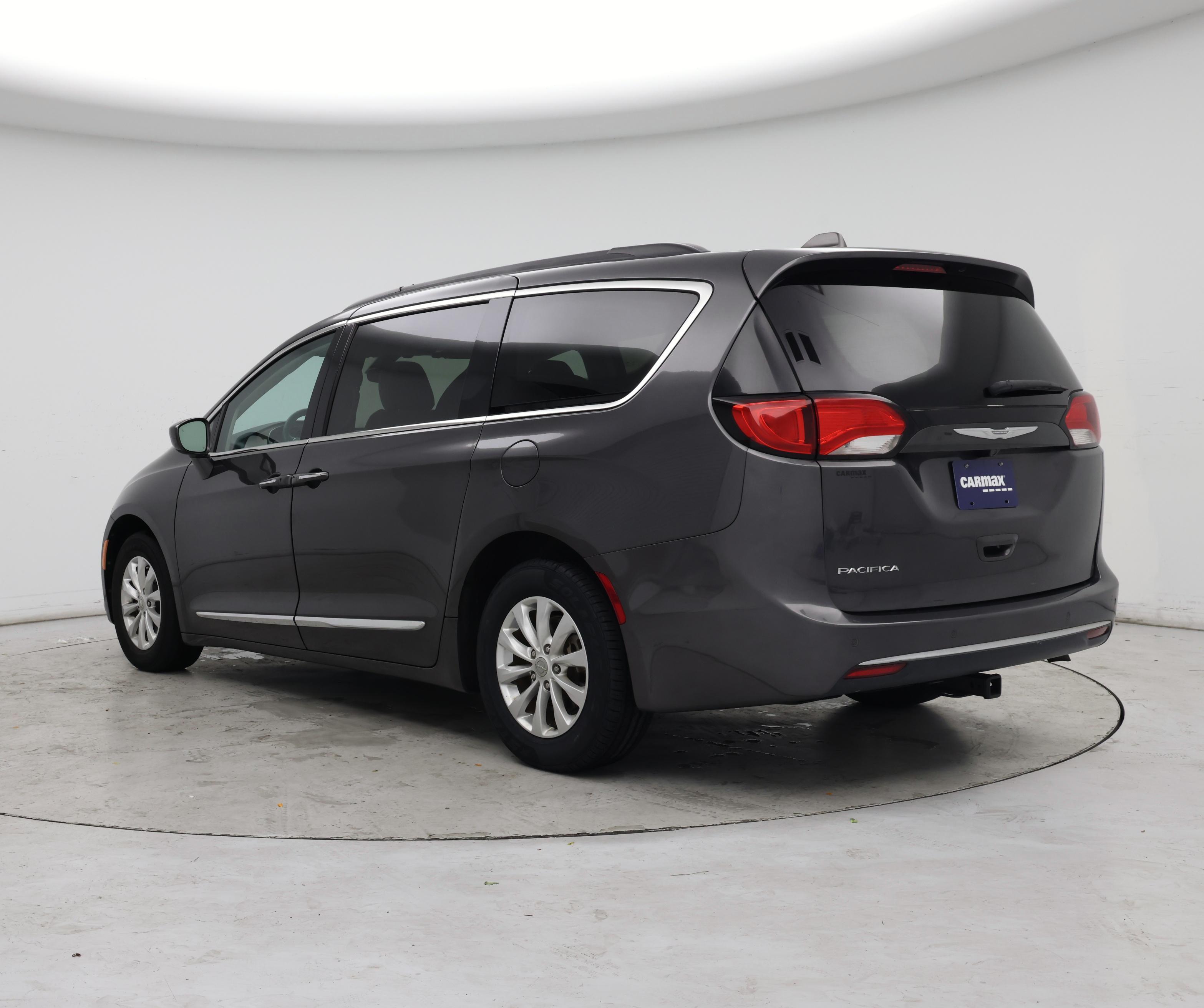 Thumbnail: 2017 Chrysler Pacifica - 2