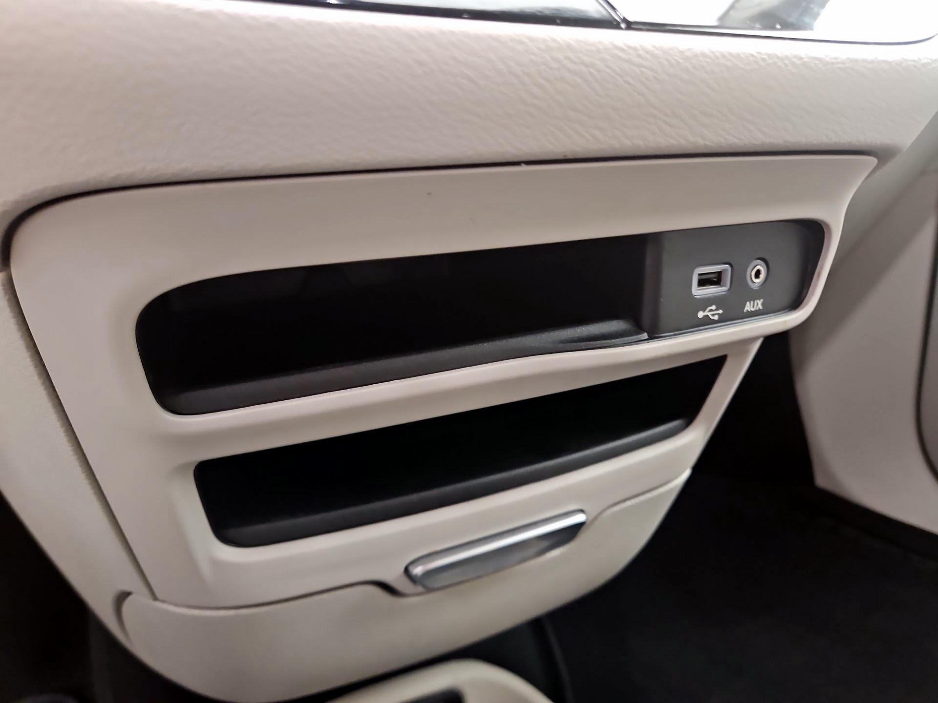 Thumbnail: 2017 Chrysler Pacifica - 19