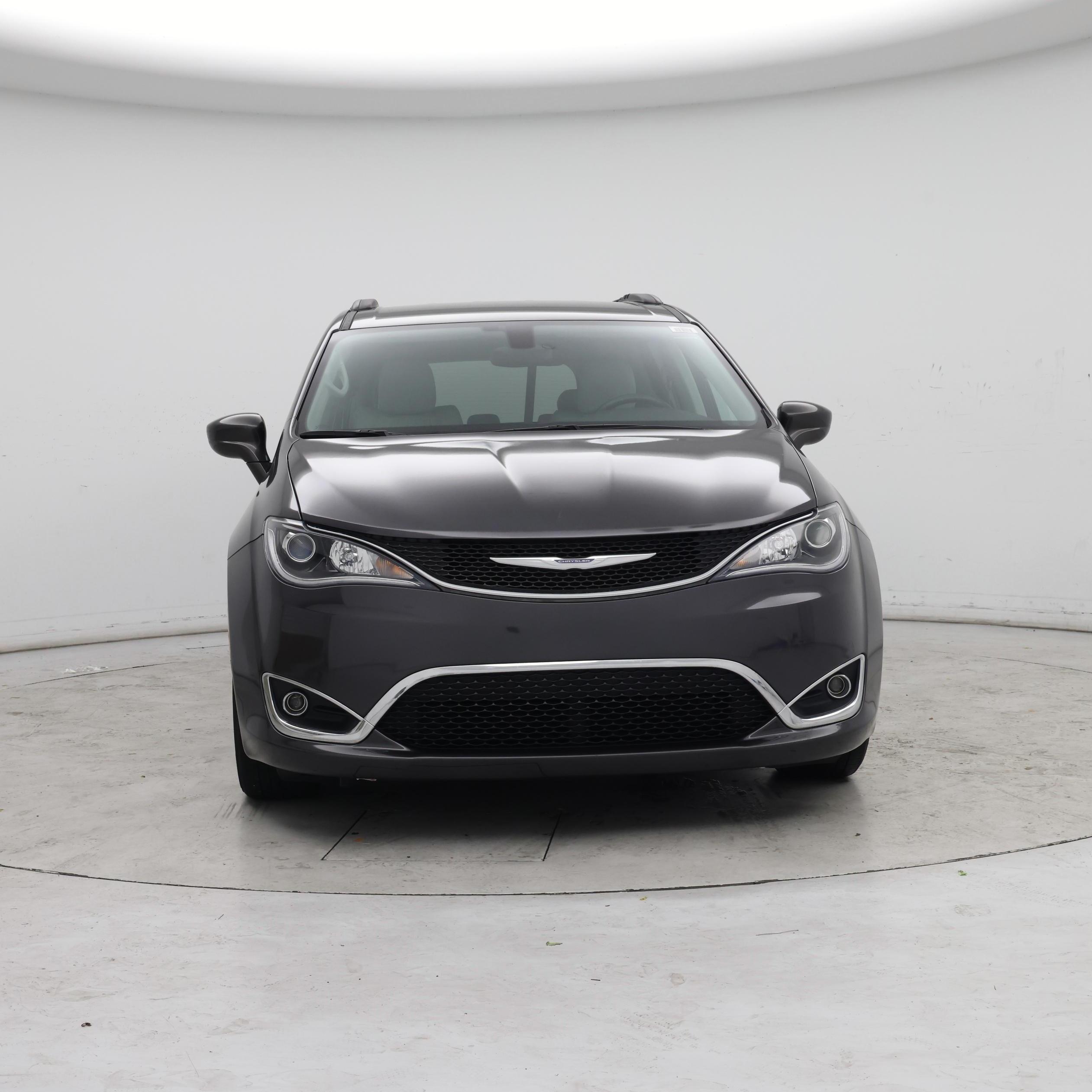Thumbnail: 2017 Chrysler Pacifica - 5