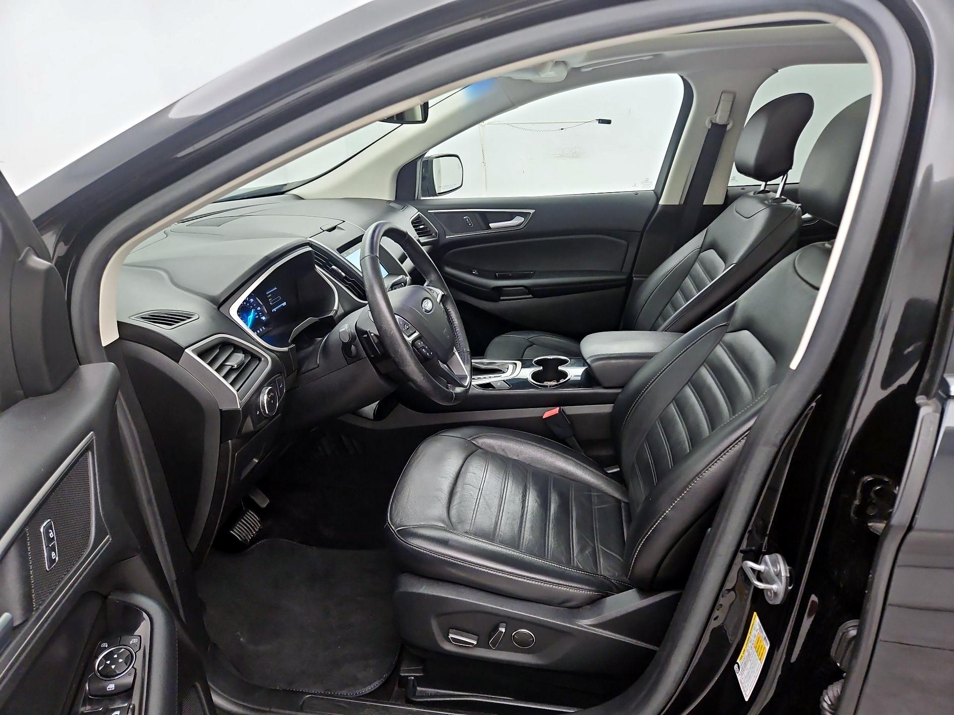 Thumbnail: 2017 Ford Edge - 11