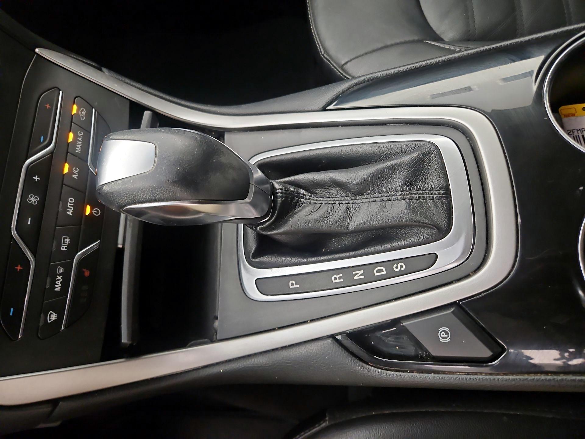 Thumbnail: 2017 Ford Edge - 18