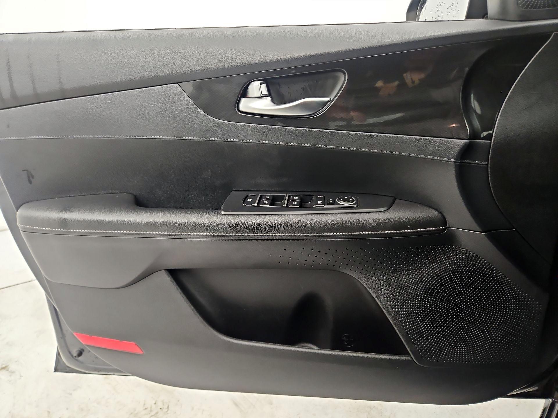 Thumbnail: 2020 Kia Forte - 12