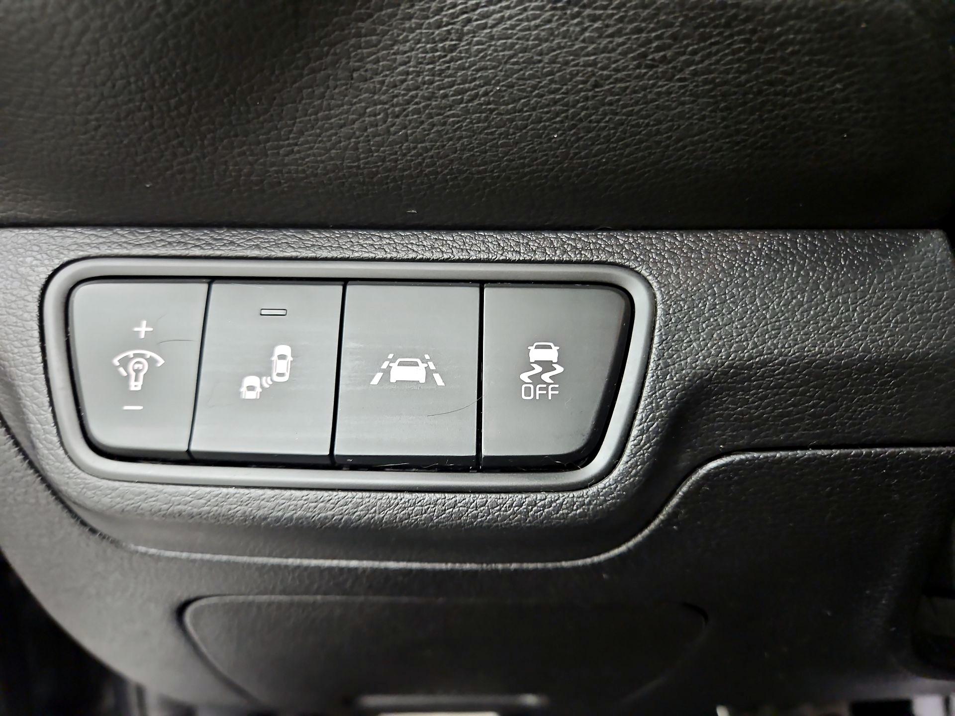 Thumbnail: 2020 Kia Forte - 13