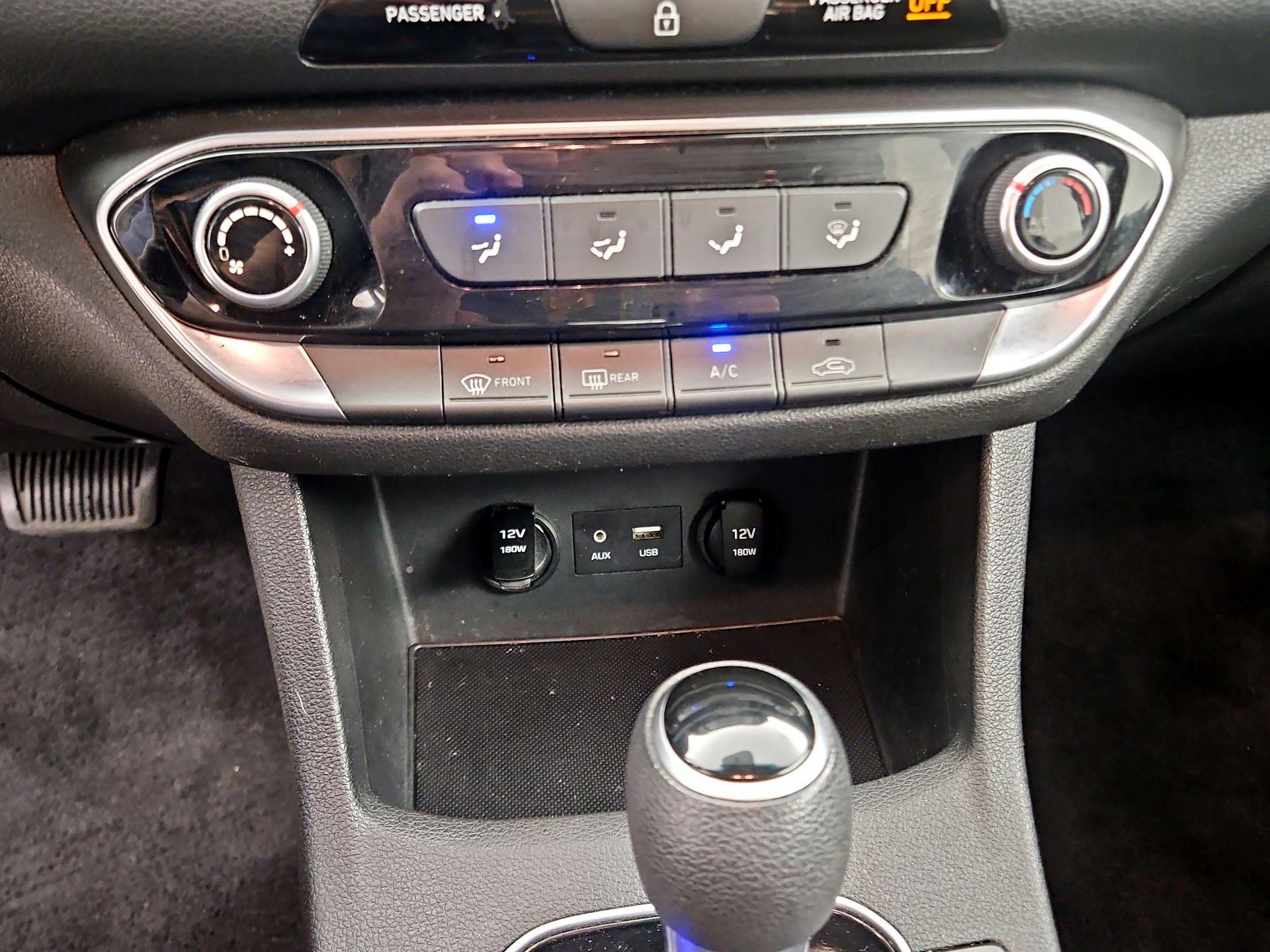 Thumbnail: 2018 Hyundai Elantra - 16