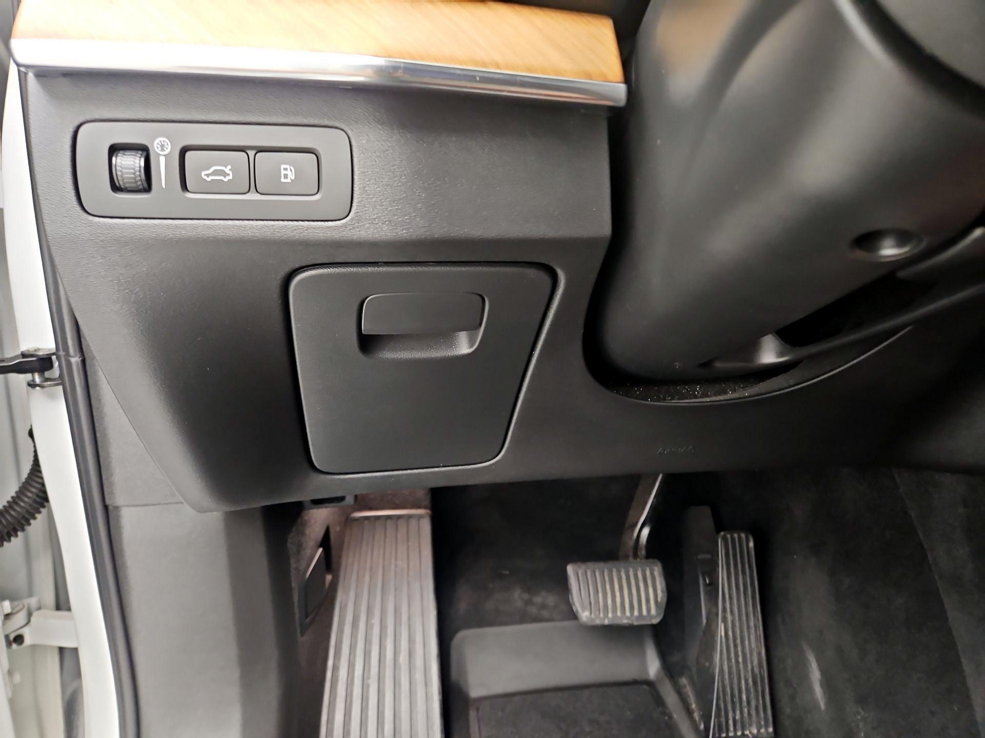Thumbnail: 2021 Volvo XC90 - 13