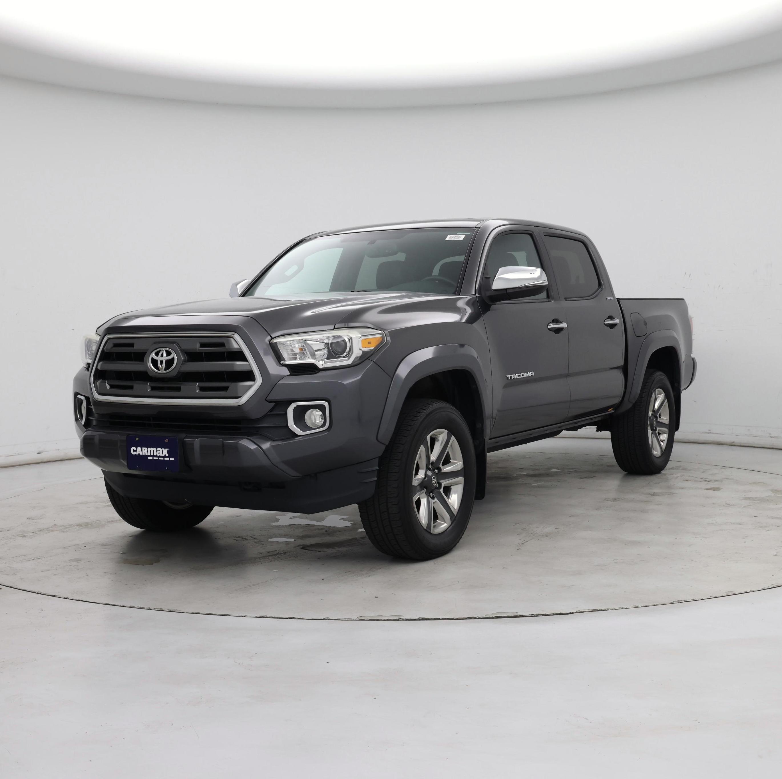 Thumbnail: 2017 Toyota Tacoma - 4