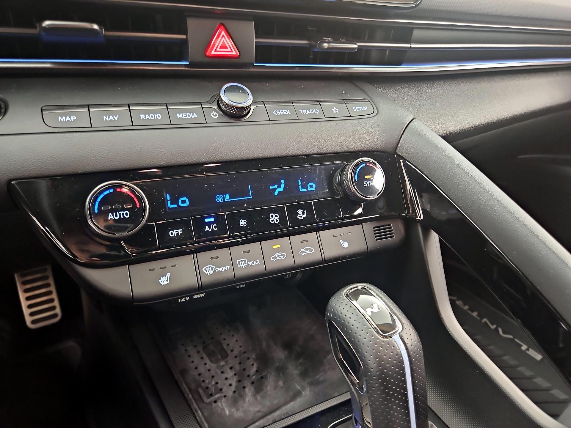 Thumbnail: 2022 Hyundai Elantra - 17